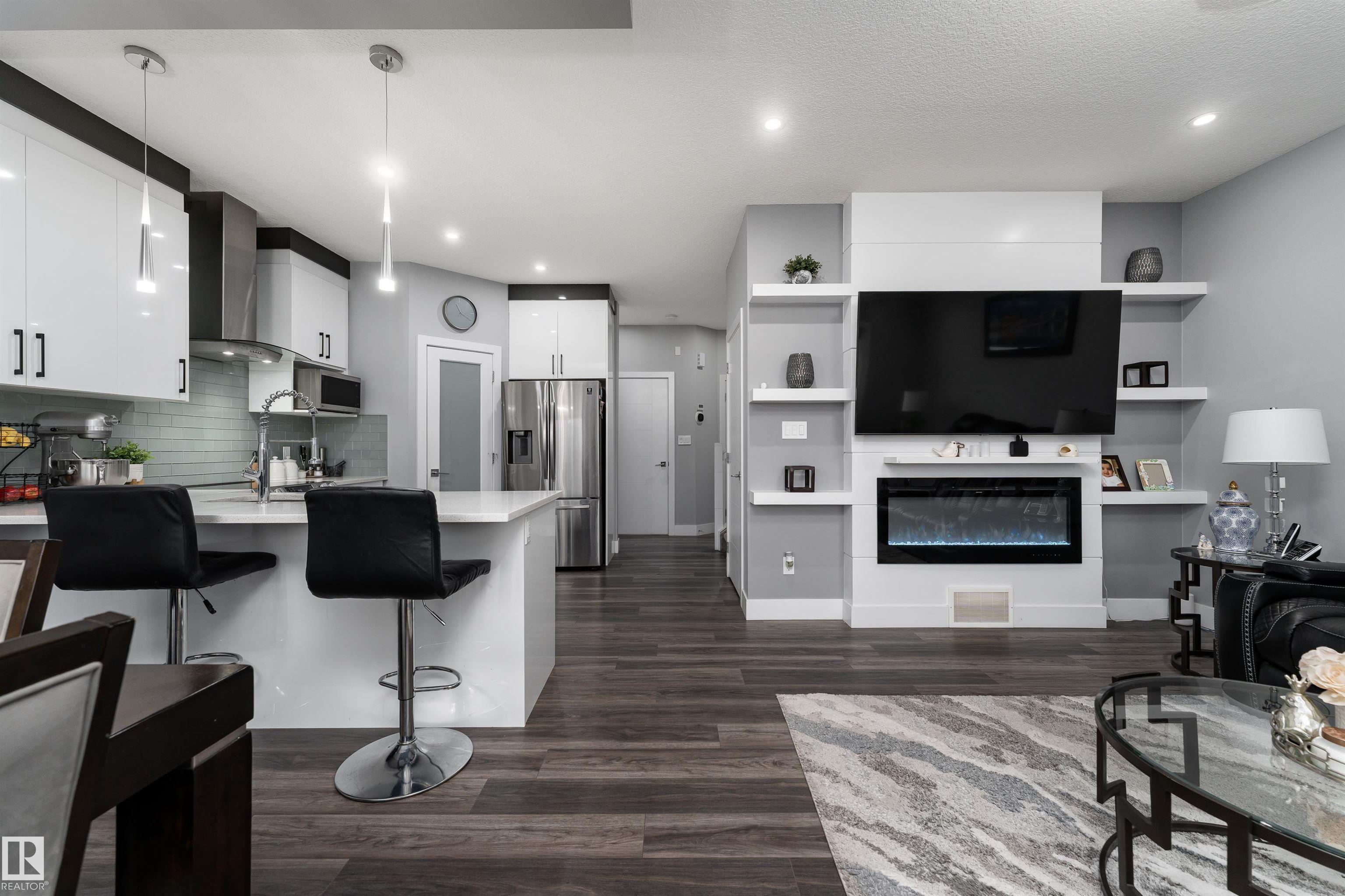 Photo 2 at 1613 Enright Way NW, Edgemont, Edmonton