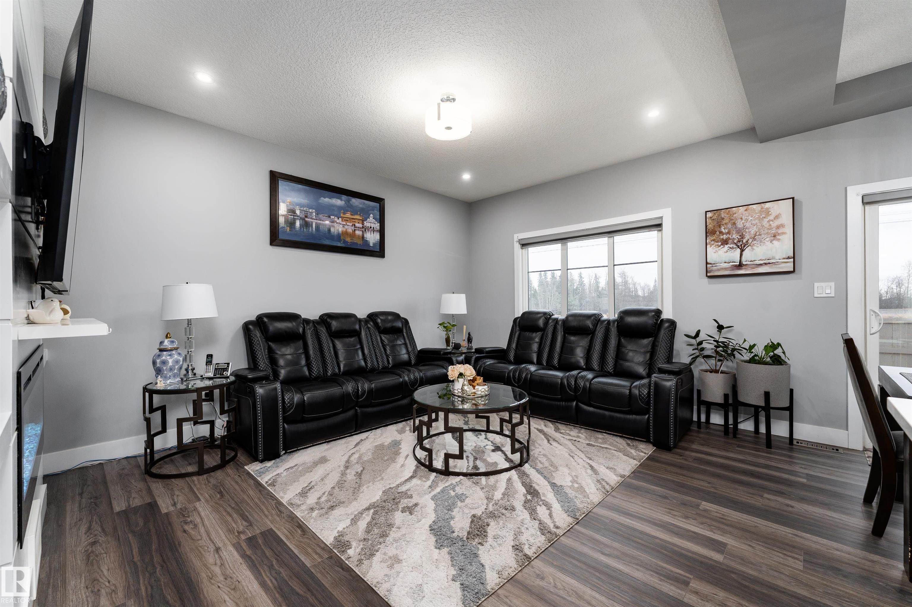 Photo 3 at 1613 Enright Way NW, Edgemont, Edmonton