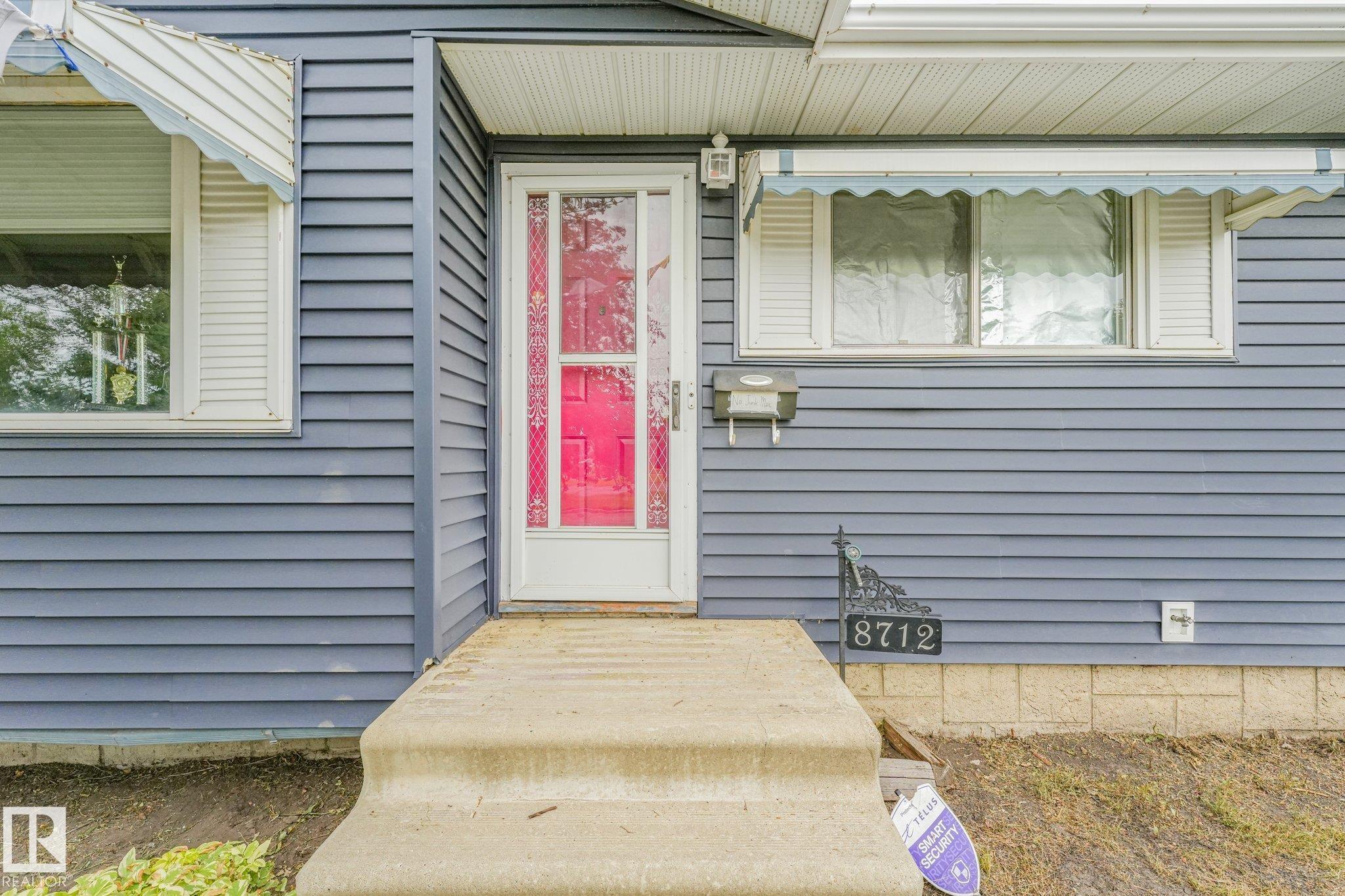 Listing photo thumbnail
