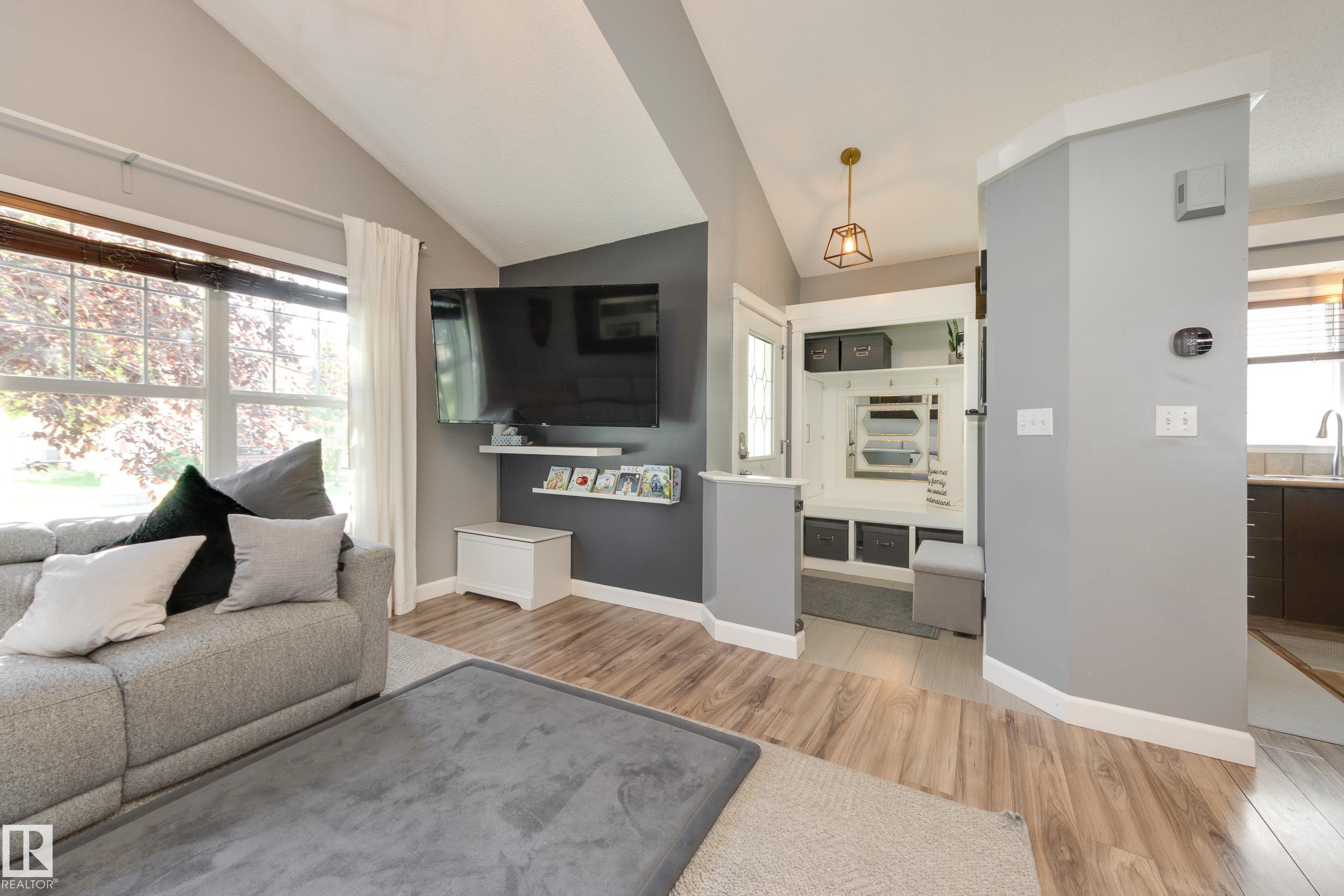 7904 13 Avenue SW, Summerside, Edmonton