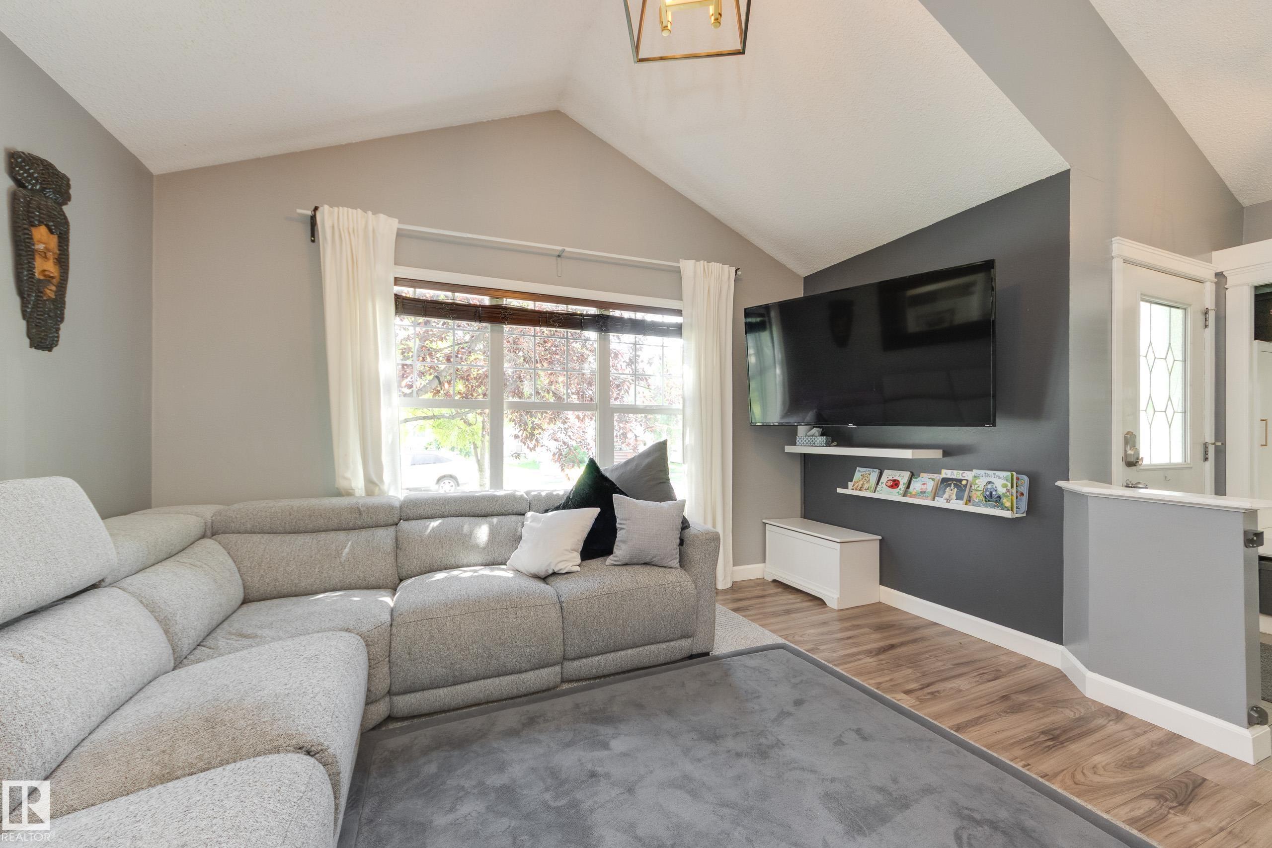 Photo 8 at 7904 13 Avenue SW, Summerside, Edmonton
