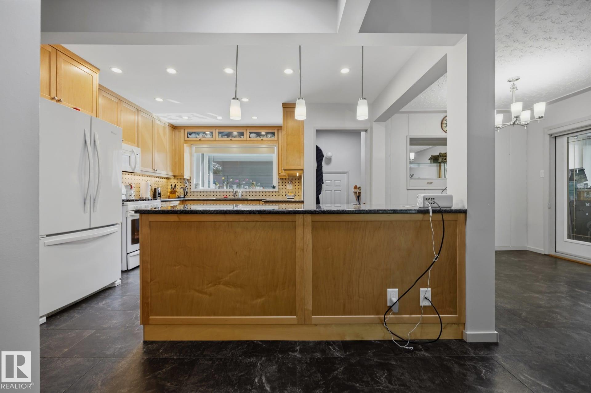 Photo 28 at 9503 54 Street NW, Ottewell, Edmonton