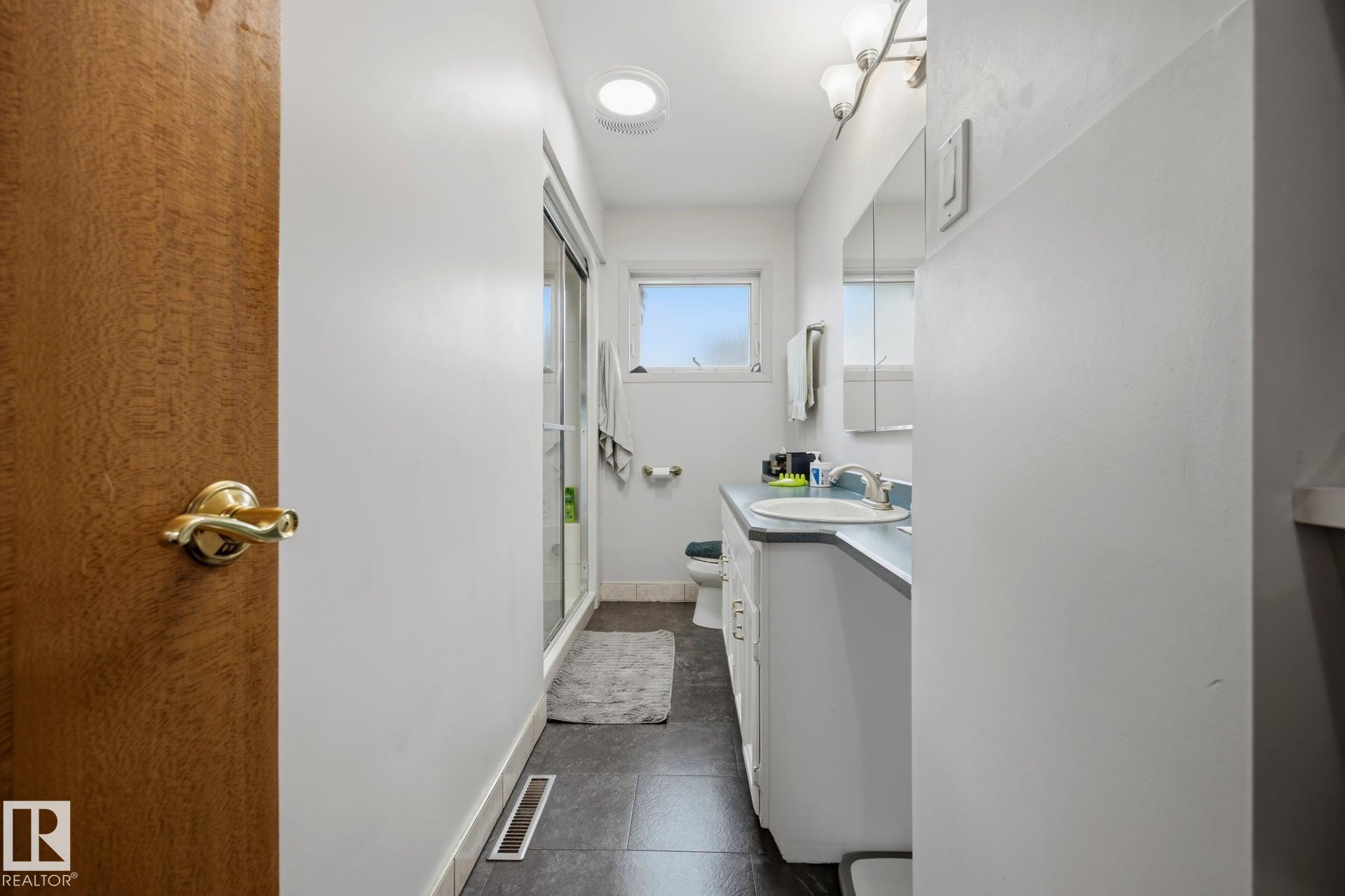 Photo 33 at 9503 54 Street NW, Ottewell, Edmonton