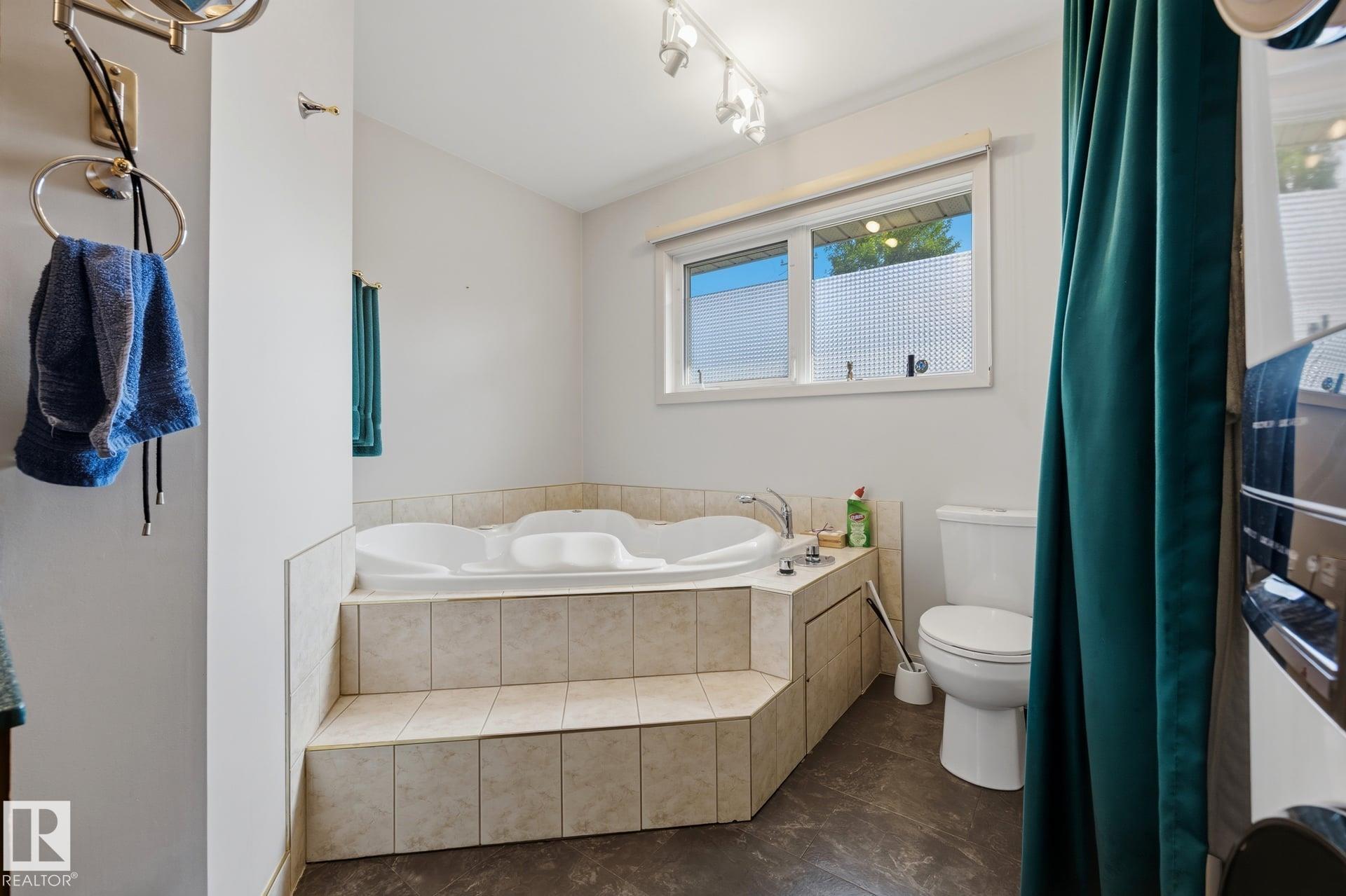 Photo 39 at 9503 54 Street NW, Ottewell, Edmonton
