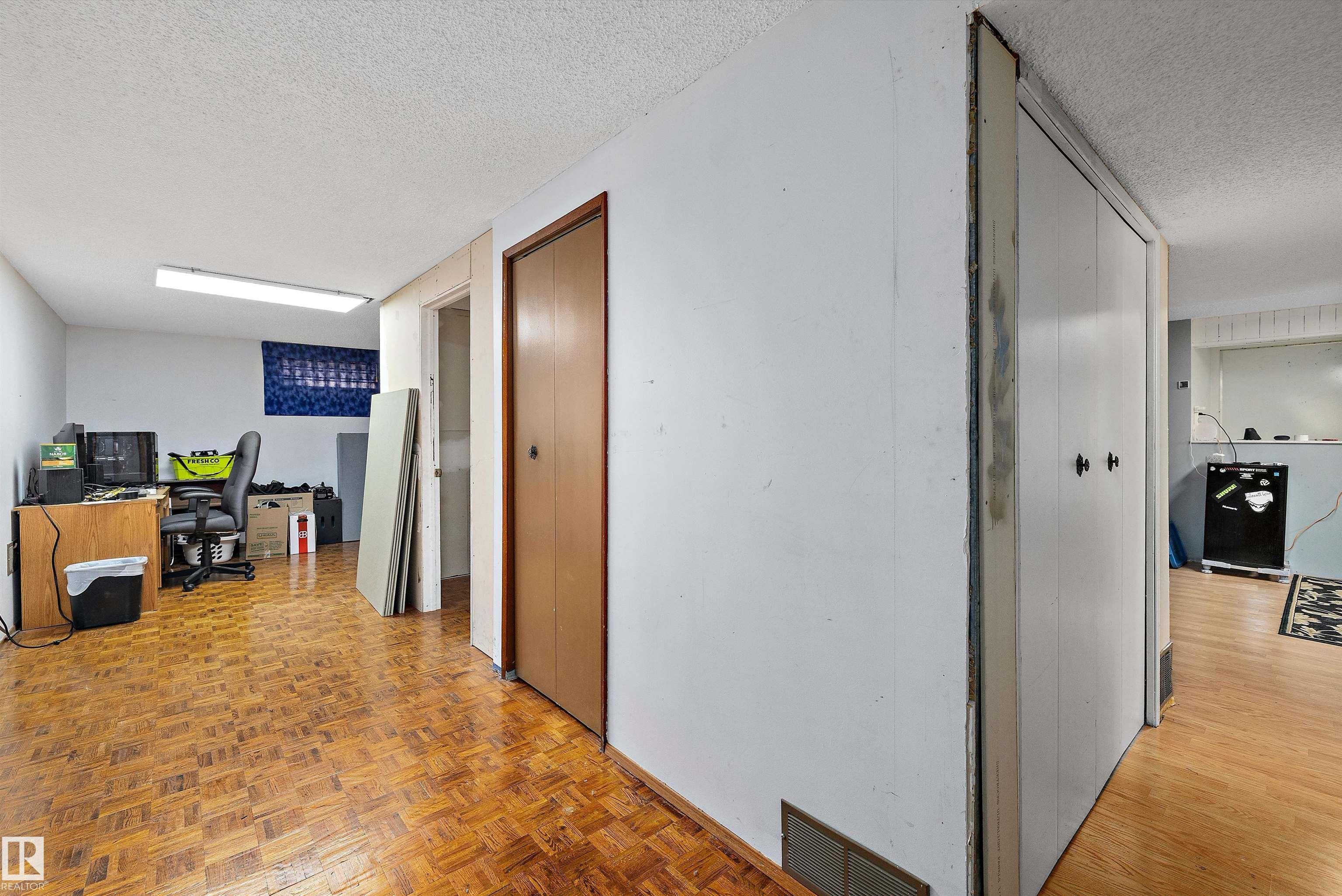 Photo 21 at 3511 73 Street NW, Lee Ridge, Edmonton