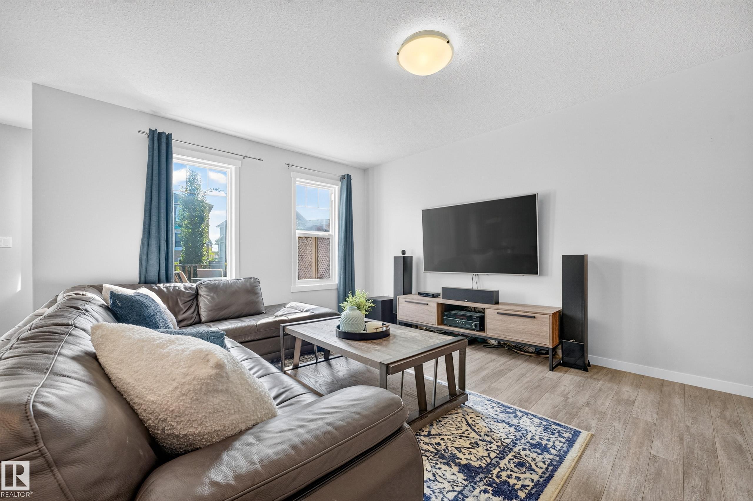Photo 11 at 3519 8 Street NW, Maple Crest, Edmonton