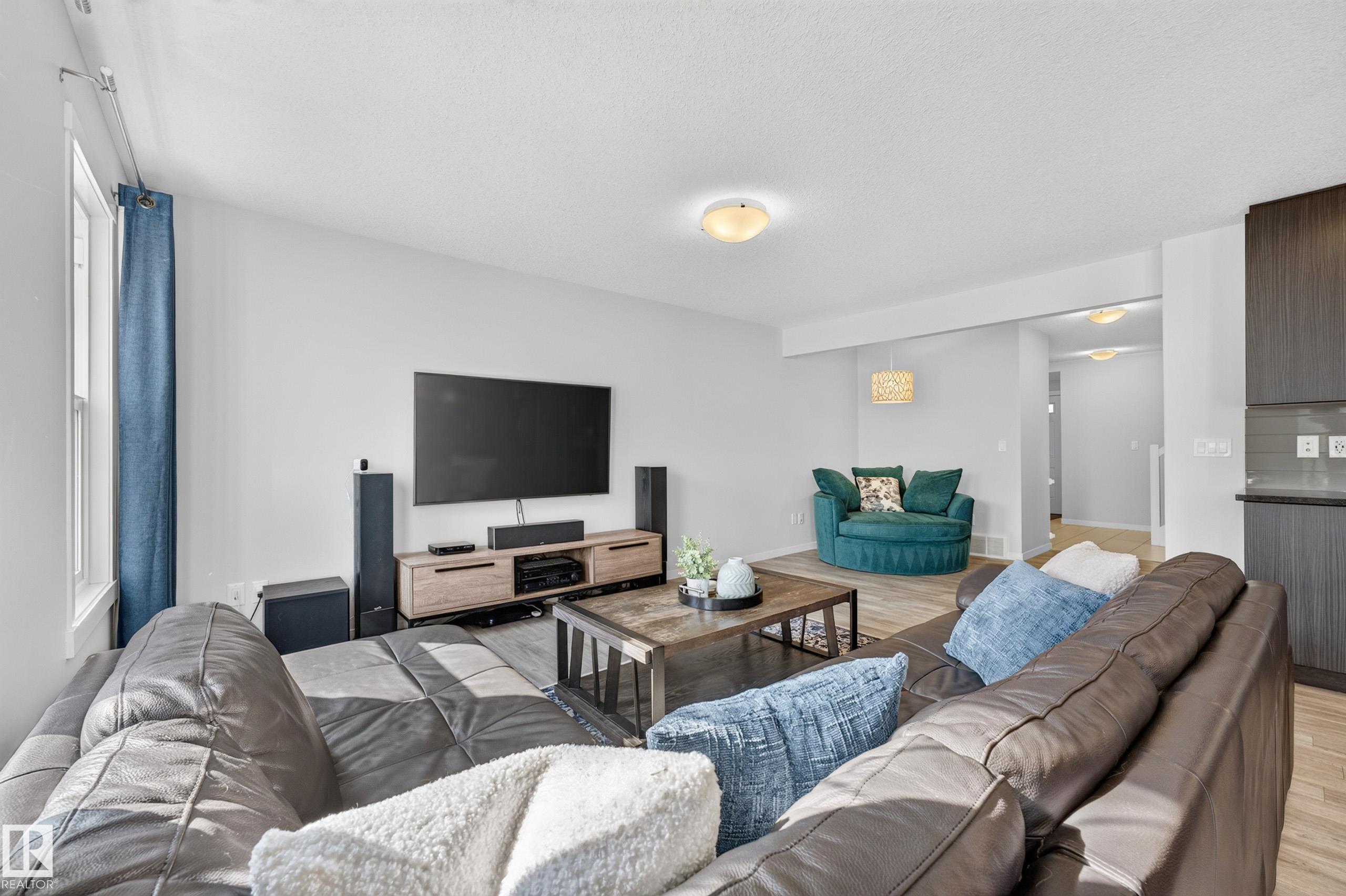 Photo 12 at 3519 8 Street NW, Maple Crest, Edmonton