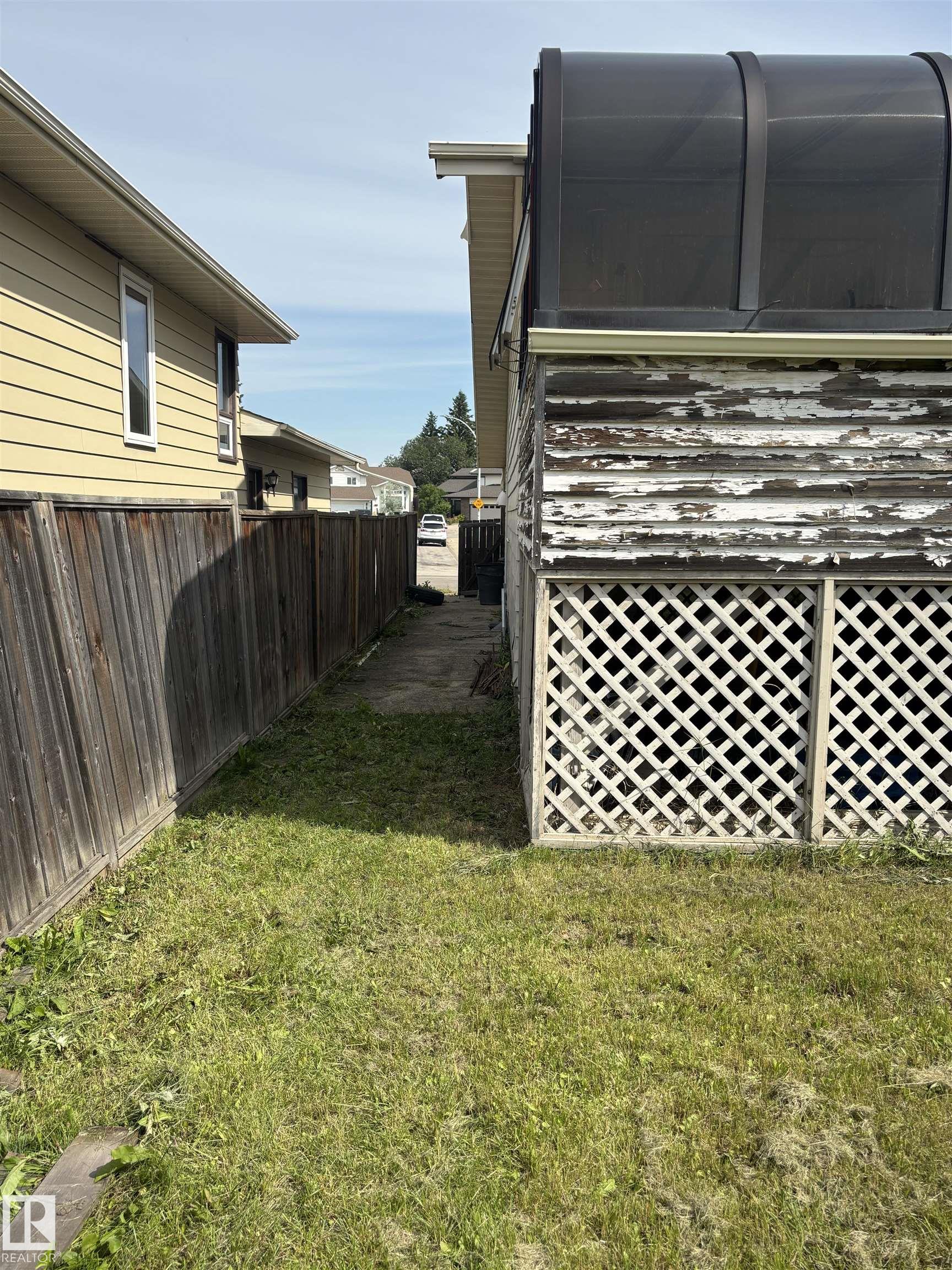 Listing photo thumbnail