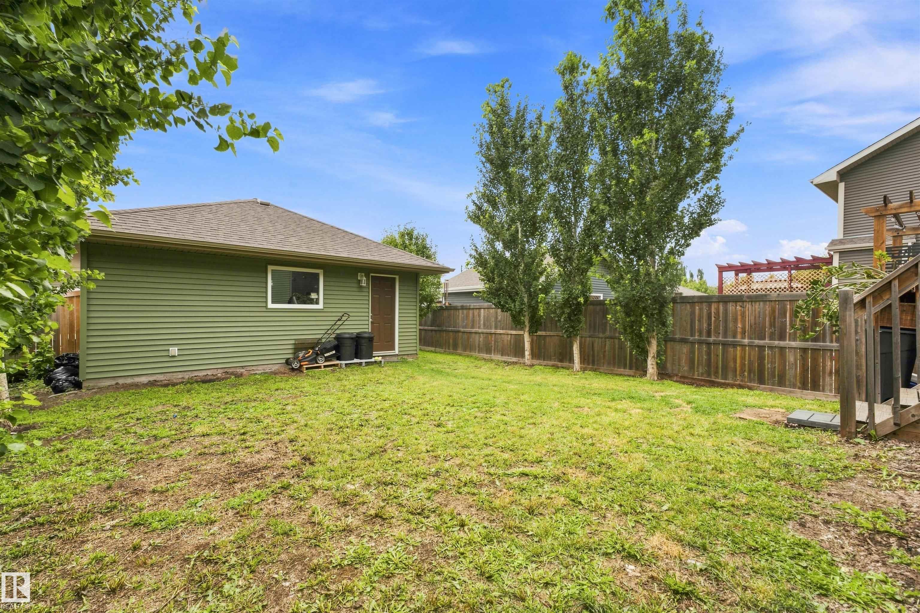 Listing photo thumbnail