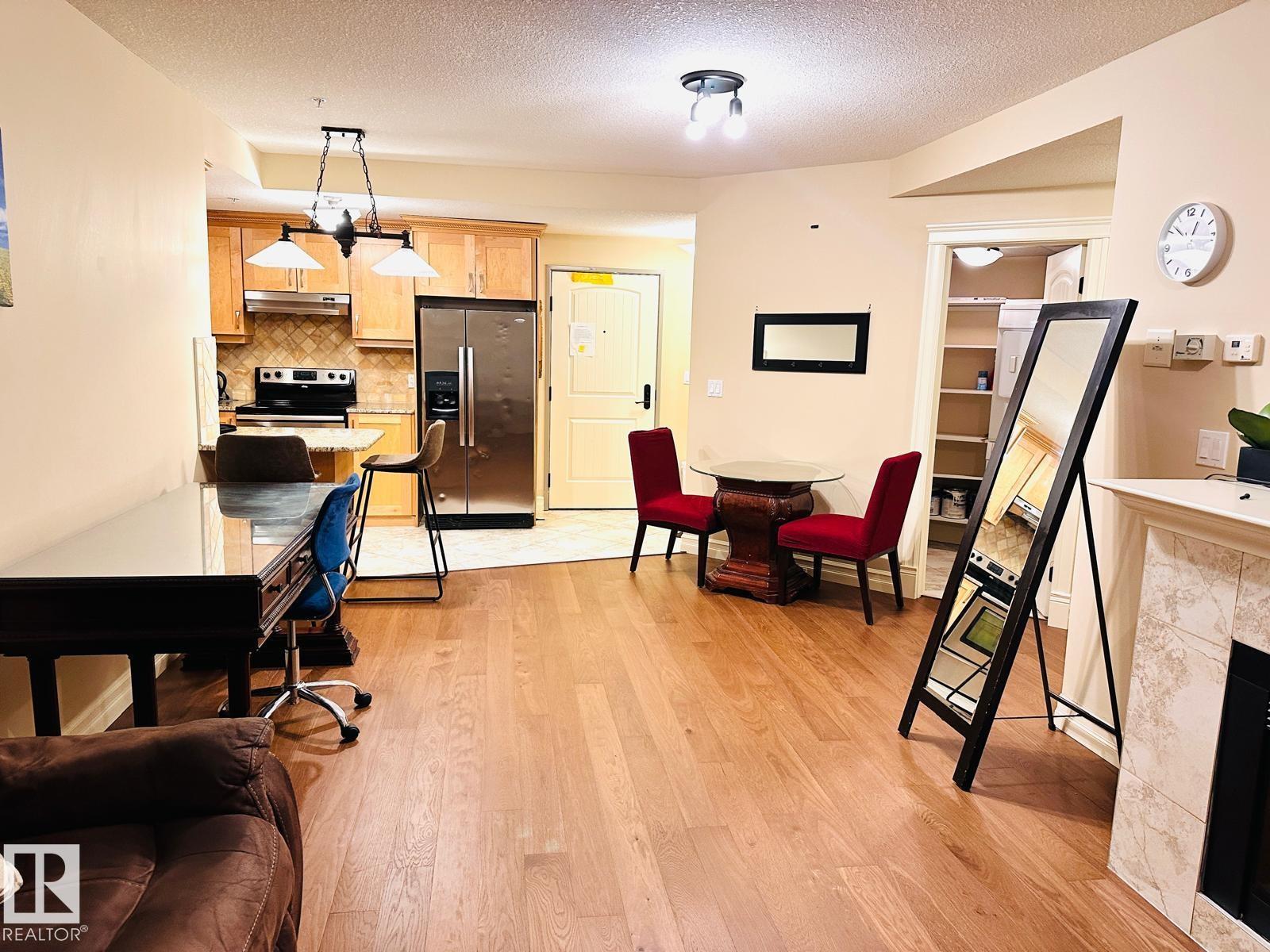 Photo 11 at 207 - 10142 111 Street NW, Wîhkwêntôwin, Edmonton