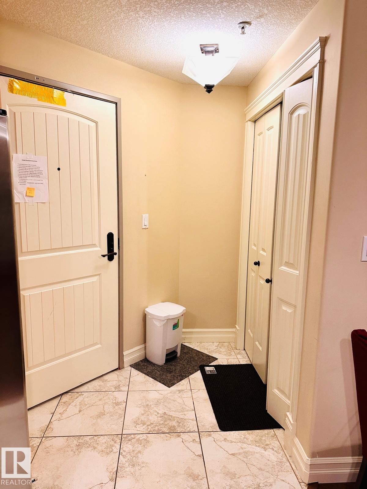 Photo 10 at 207 - 10142 111 Street NW, Wîhkwêntôwin, Edmonton