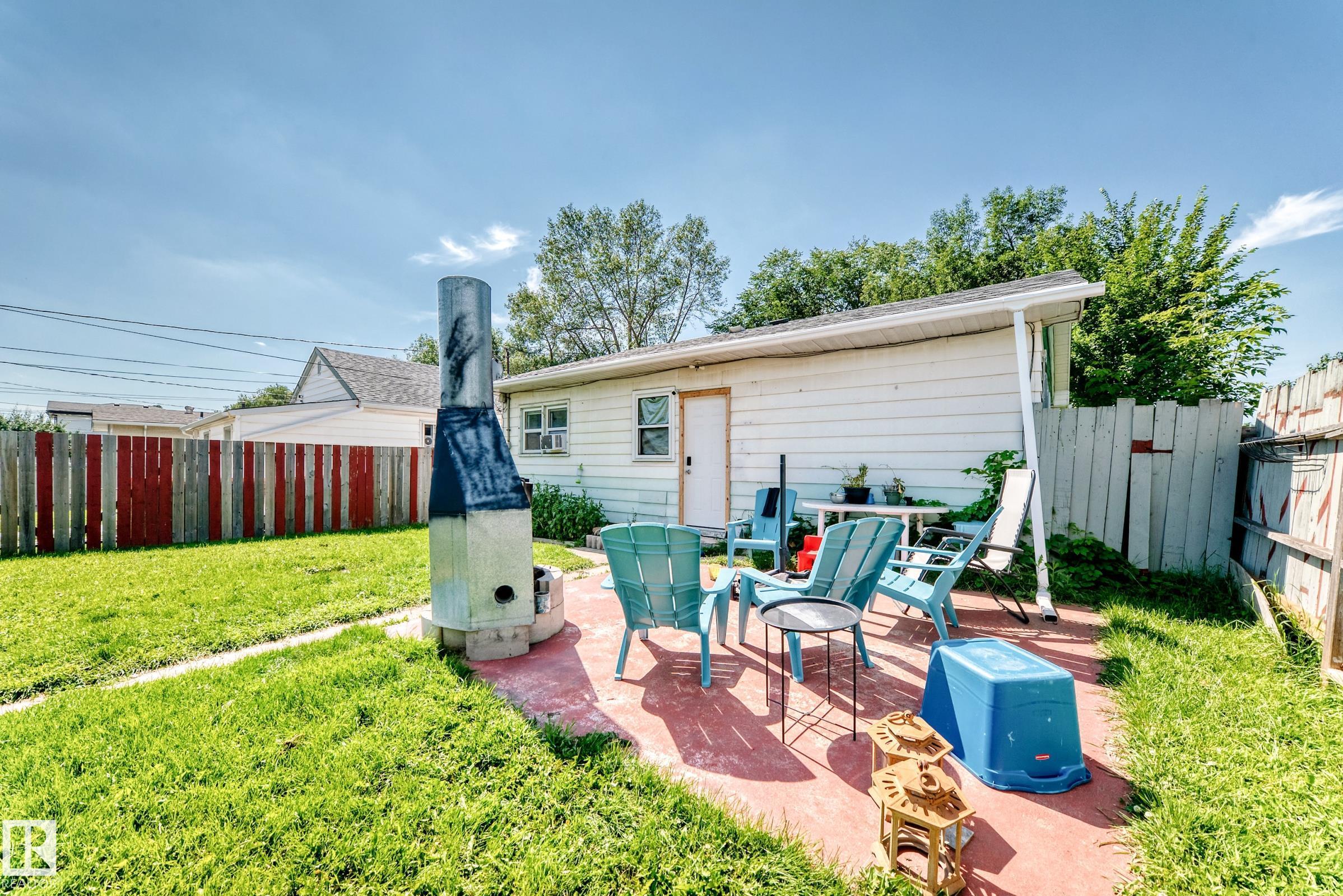 Listing photo thumbnail