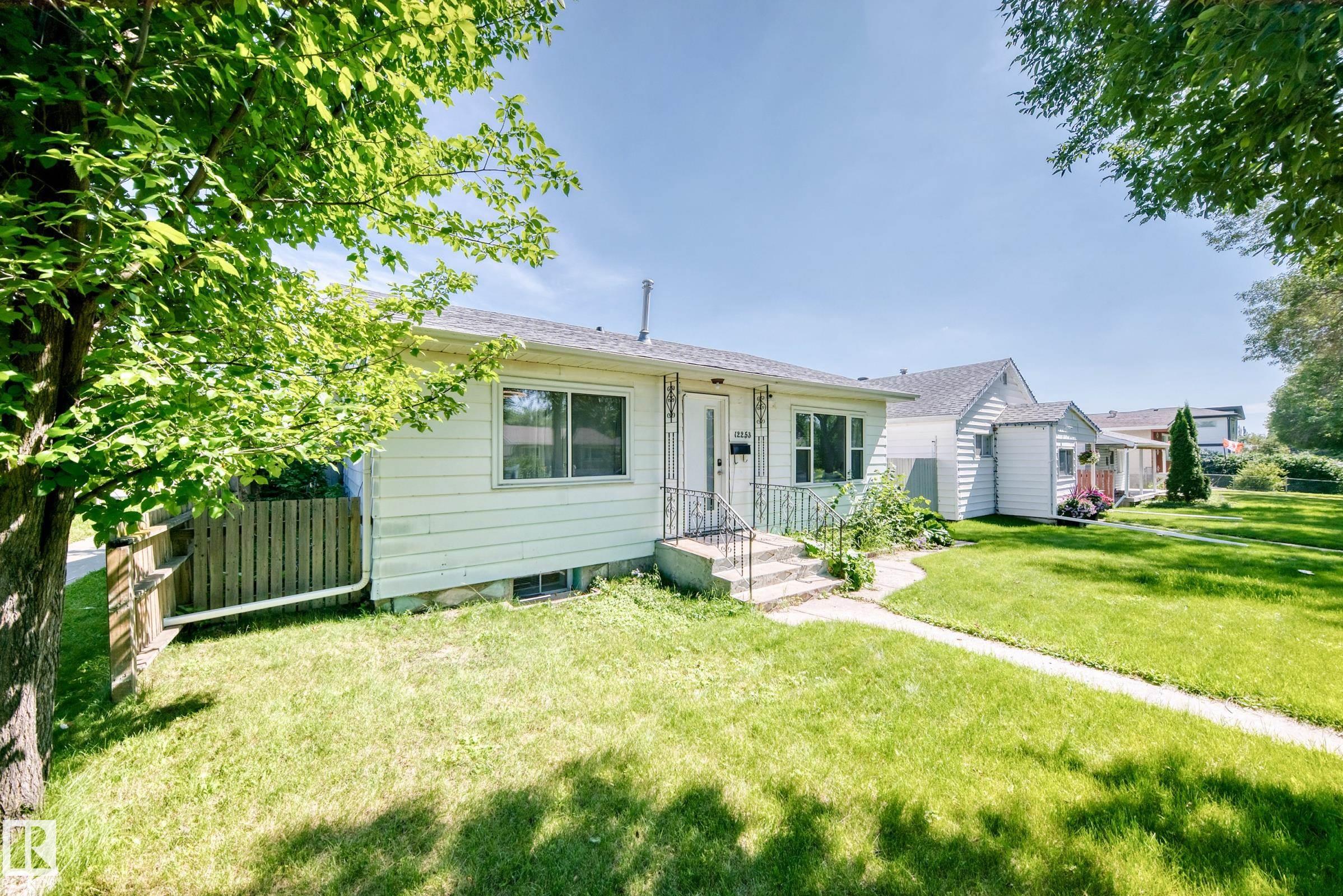 Listing photo thumbnail