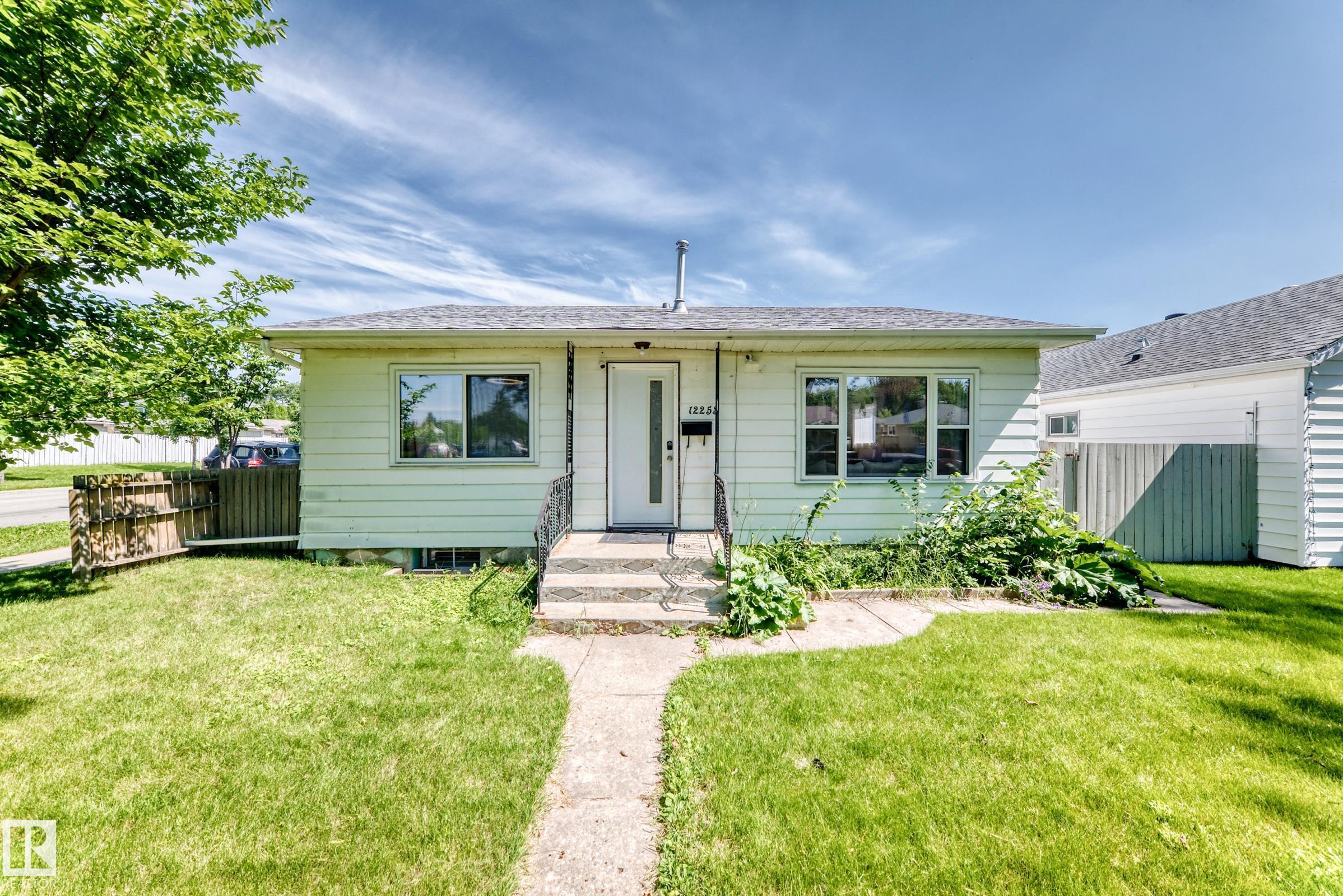 Listing photo thumbnail