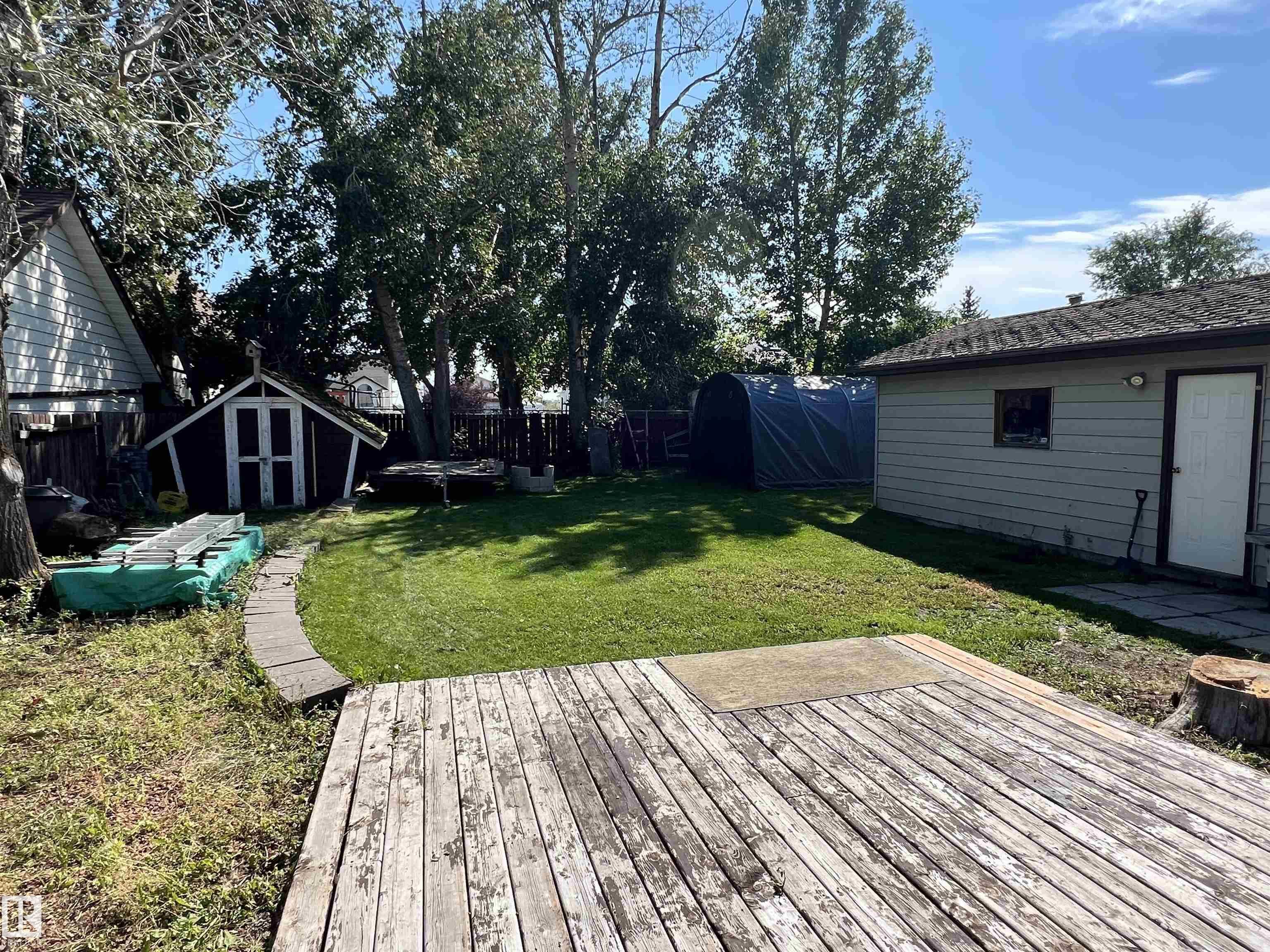 Listing photo thumbnail
