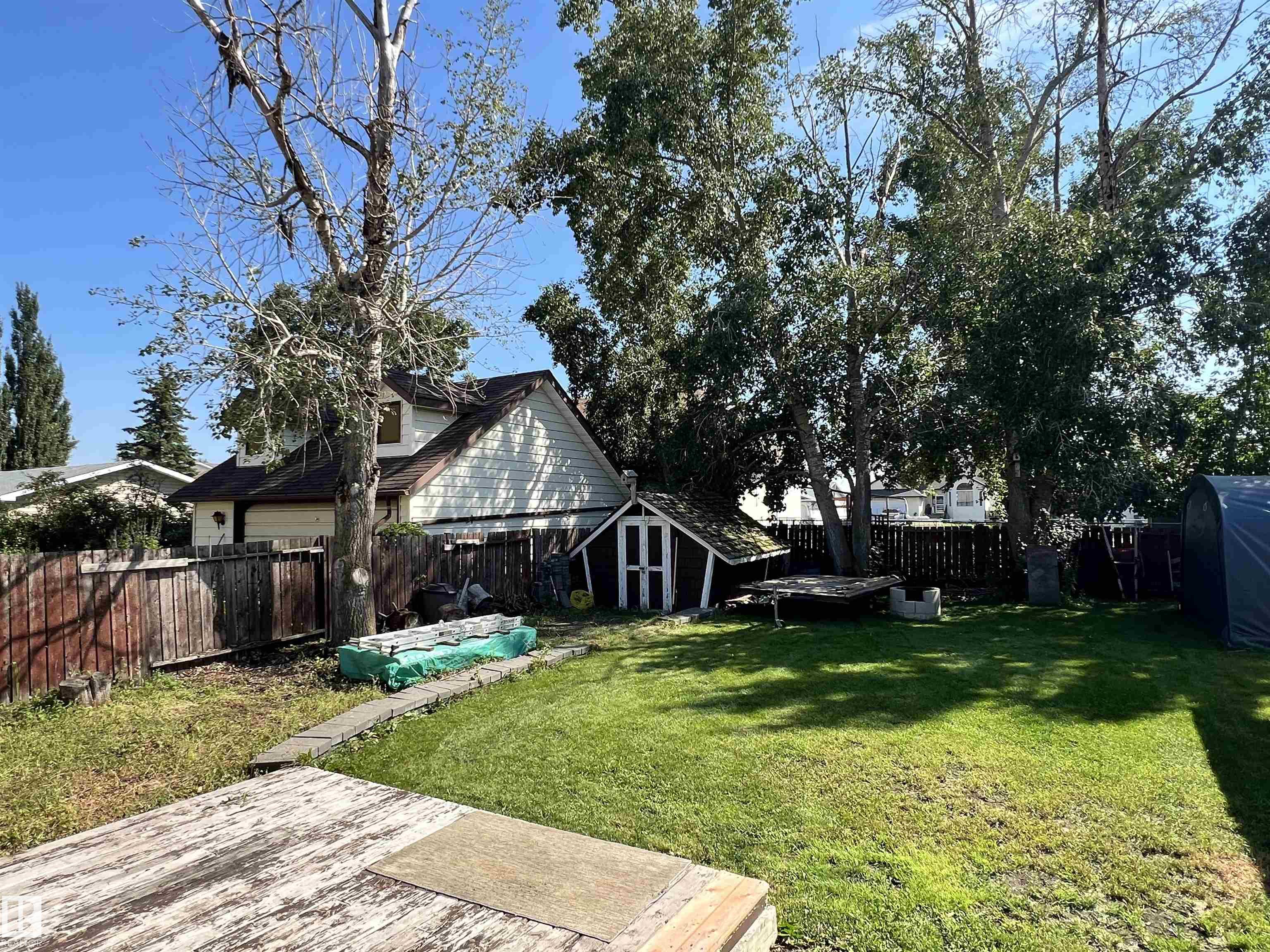Listing photo thumbnail