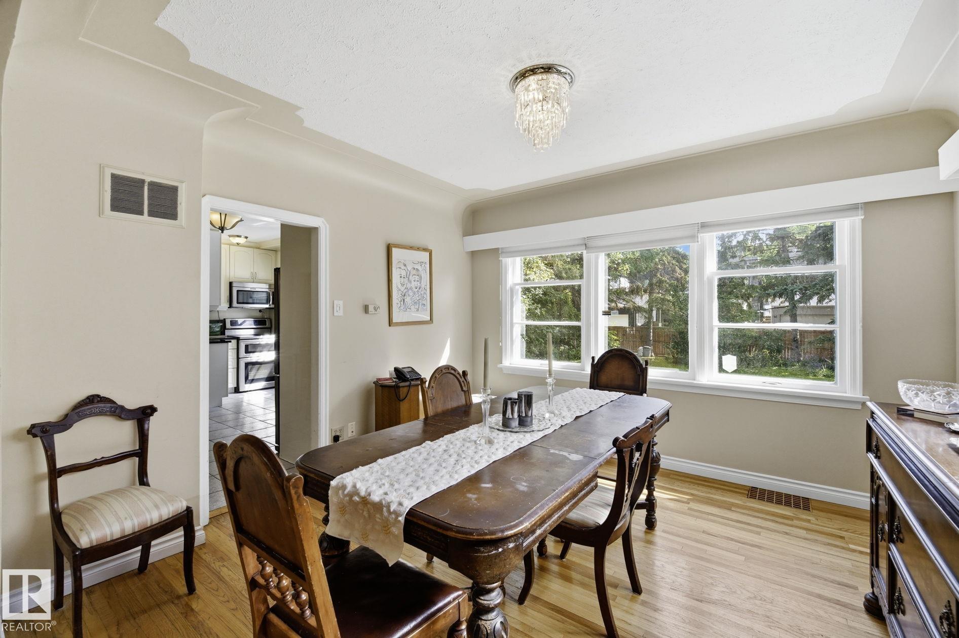 Listing photo thumbnail