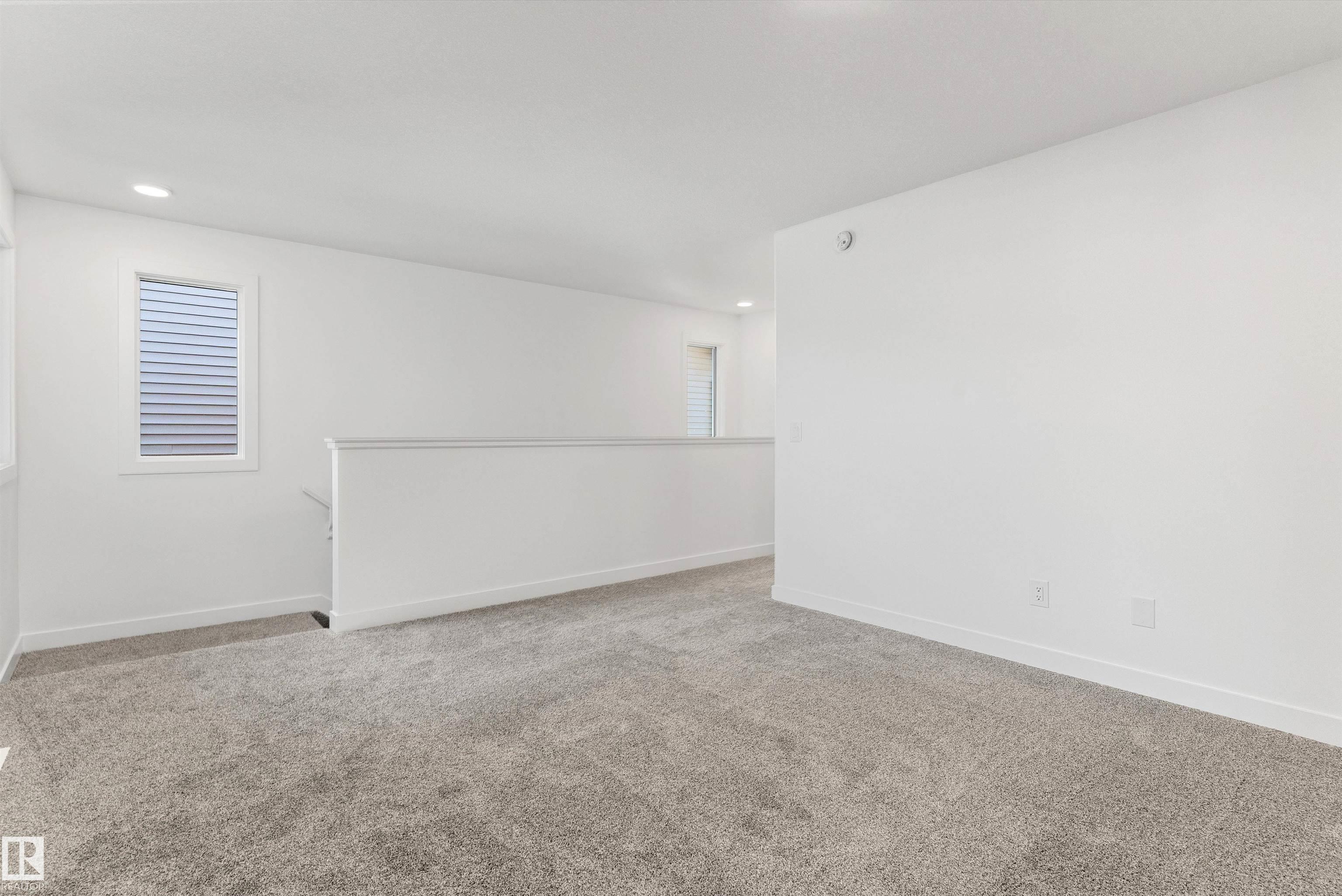 https://zimg.paragon.ice.com/ParagonImages/Property/PM/RAE/225415926/26/0/0/9beed3a86b7ac905b0e8328be7bbcf57/1/708cfe886928b035c8d755f42bdd128f/225415926-28F2B385-40CB-401E-8BEB-07CE66F50327.JPG