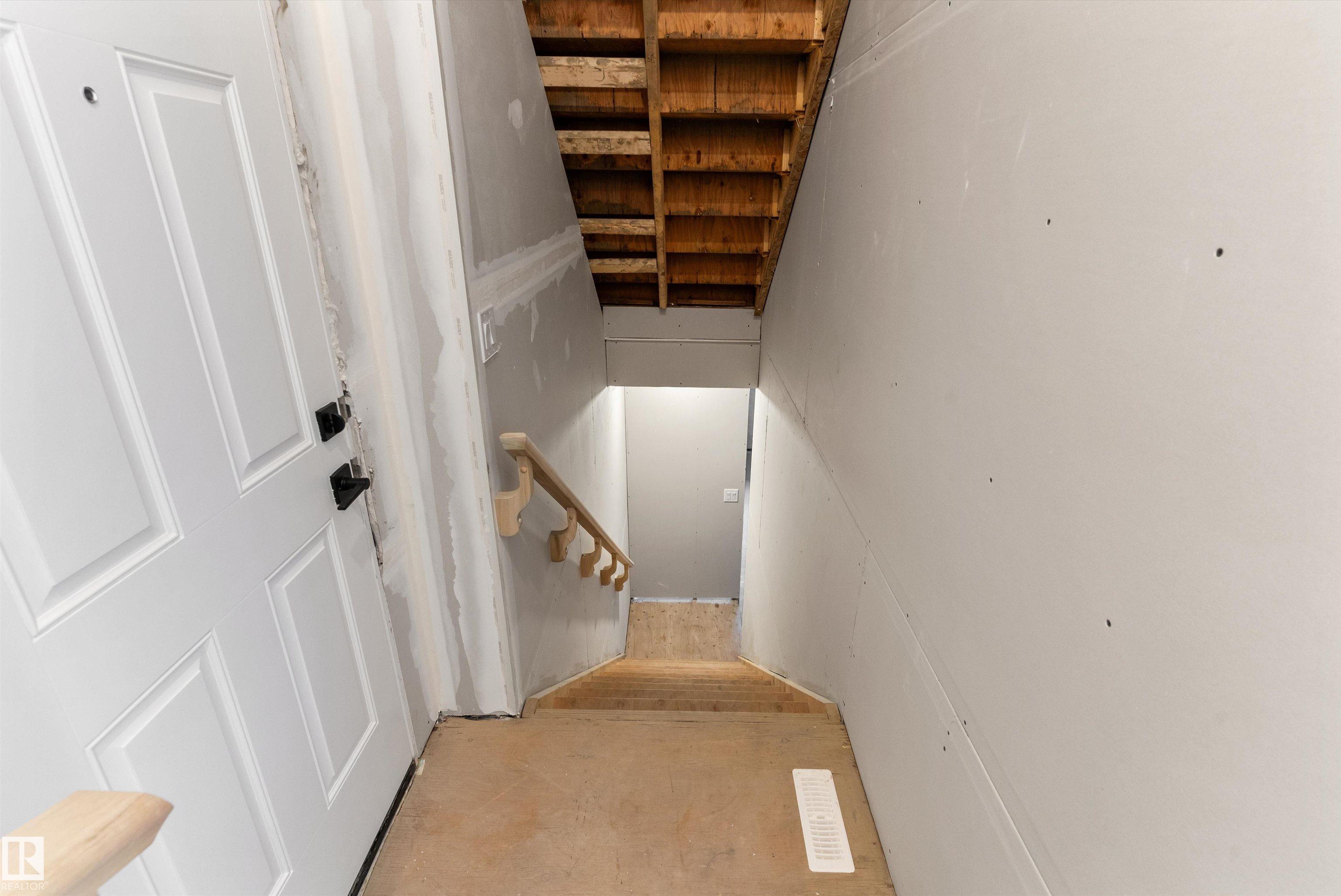 https://zimg.paragon.ice.com/ParagonImages/Property/PM/RAE/225415926/35/0/0/f4aedc1b4a68c8c2df4cf085387b36db/1/708cfe886928b035c8d755f42bdd128f/225415926-C053C215-B134-40C3-B657-EB138D72ED11.JPG