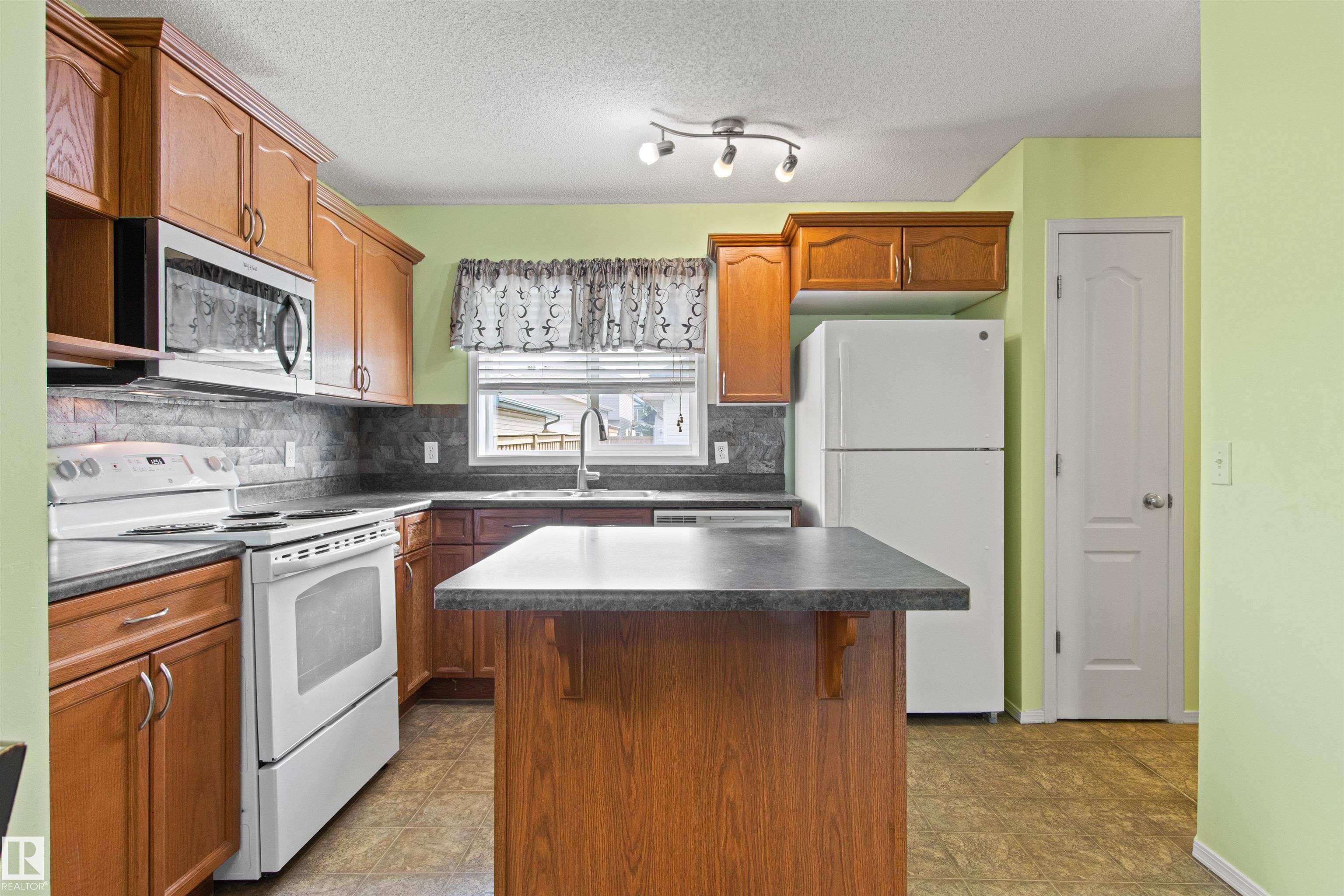 Photo 15 at 9118 Scott Crescent NW, South Terwillegar, Edmonton