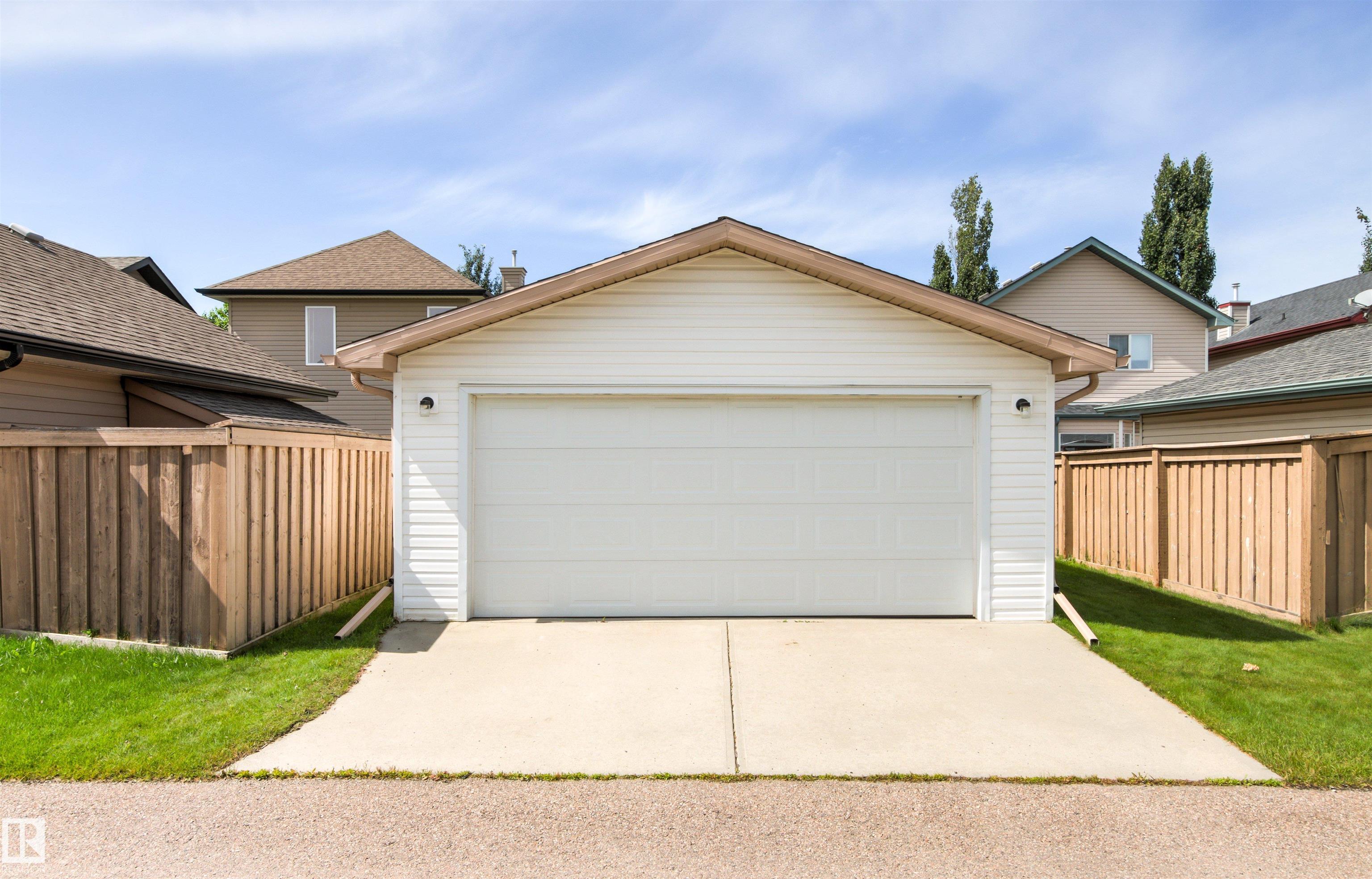 Photo 37 at 9118 Scott Crescent NW, South Terwillegar, Edmonton