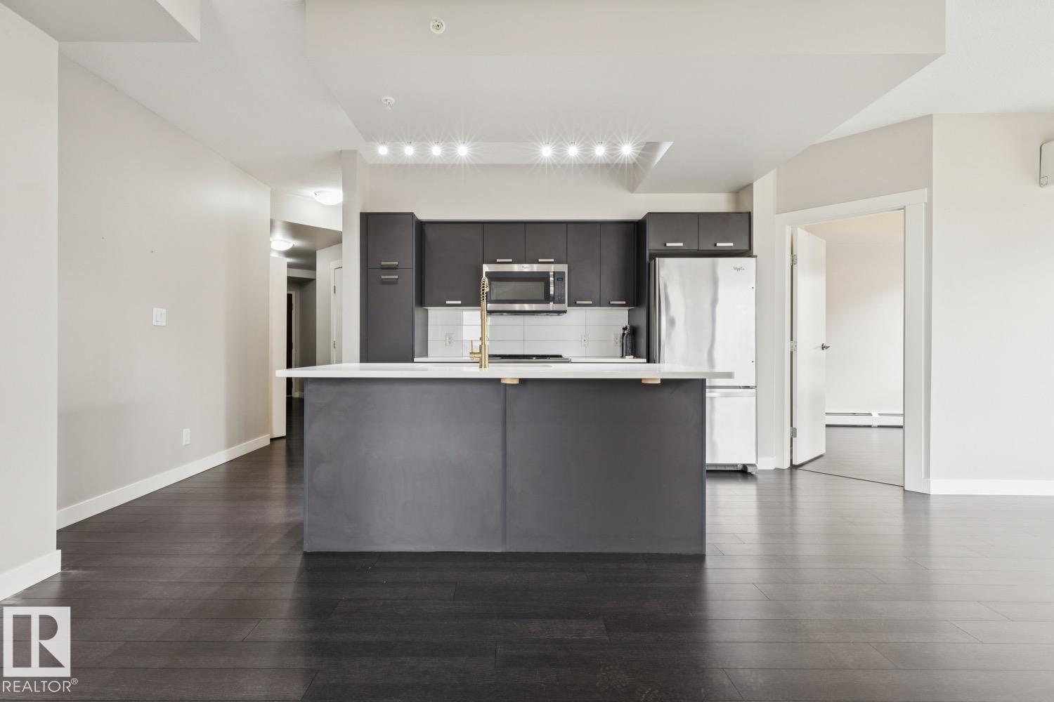 Photo 7 at 904 - 10410 102 Avenue NW, Downtown, Edmonton