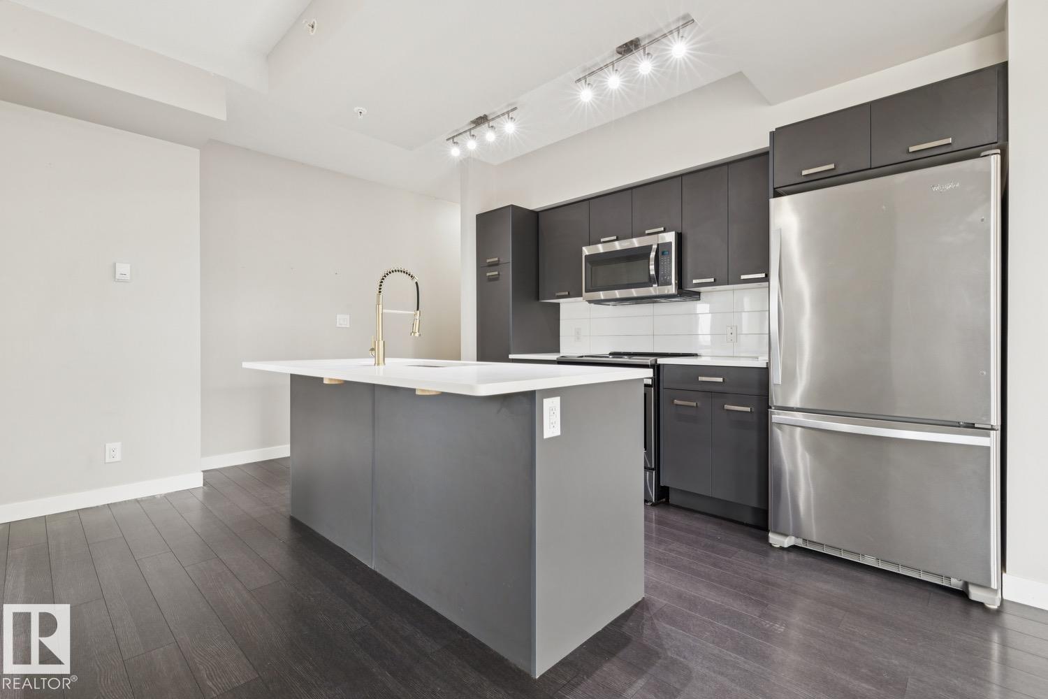 Photo 8 at 904 - 10410 102 Avenue NW, Downtown, Edmonton