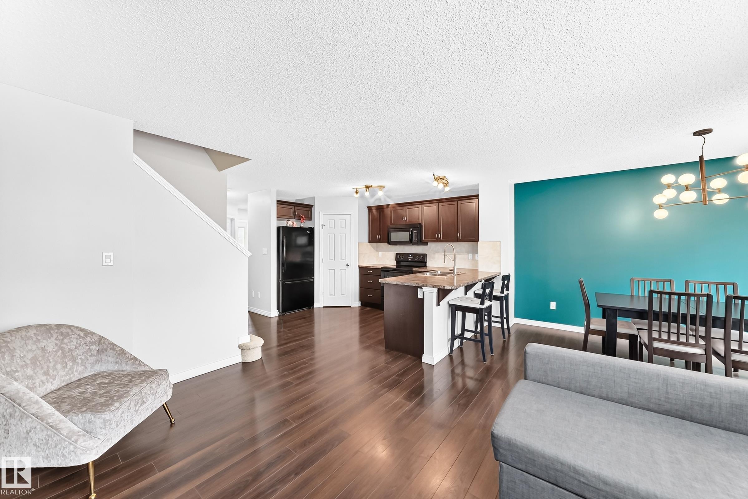Photo 12 at 3920 6 Street NW, Maple Crest, Edmonton