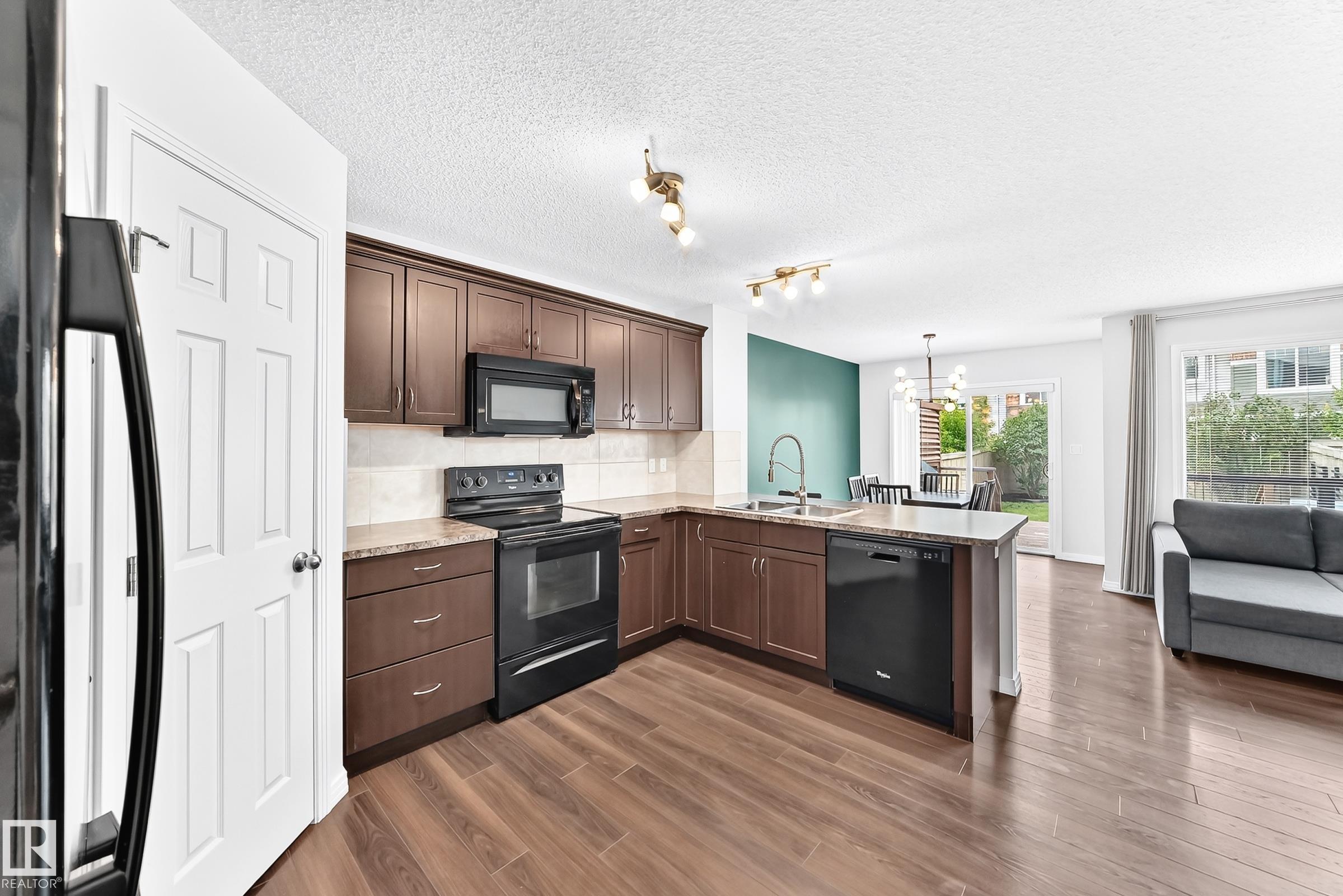 3920 6 Street NW, Maple Crest, Edmonton