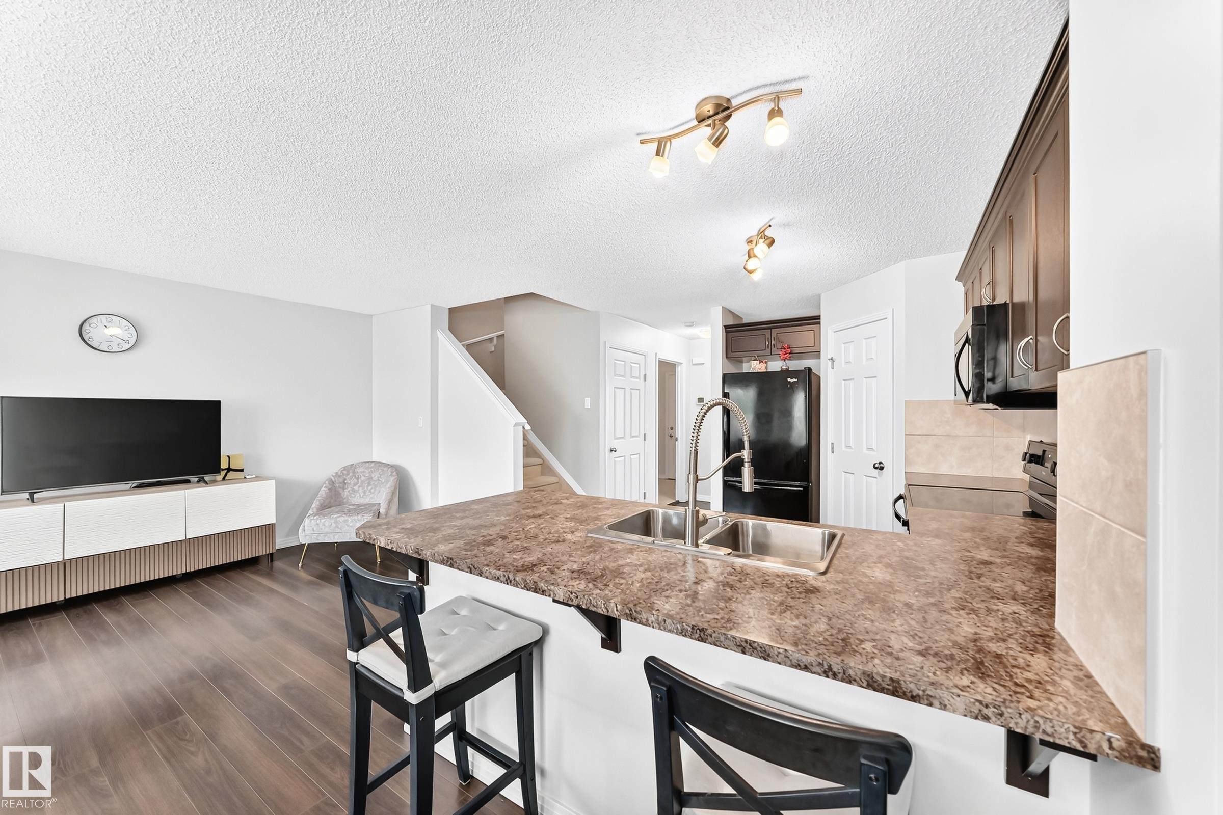 Photo 6 at 3920 6 Street NW, Maple Crest, Edmonton