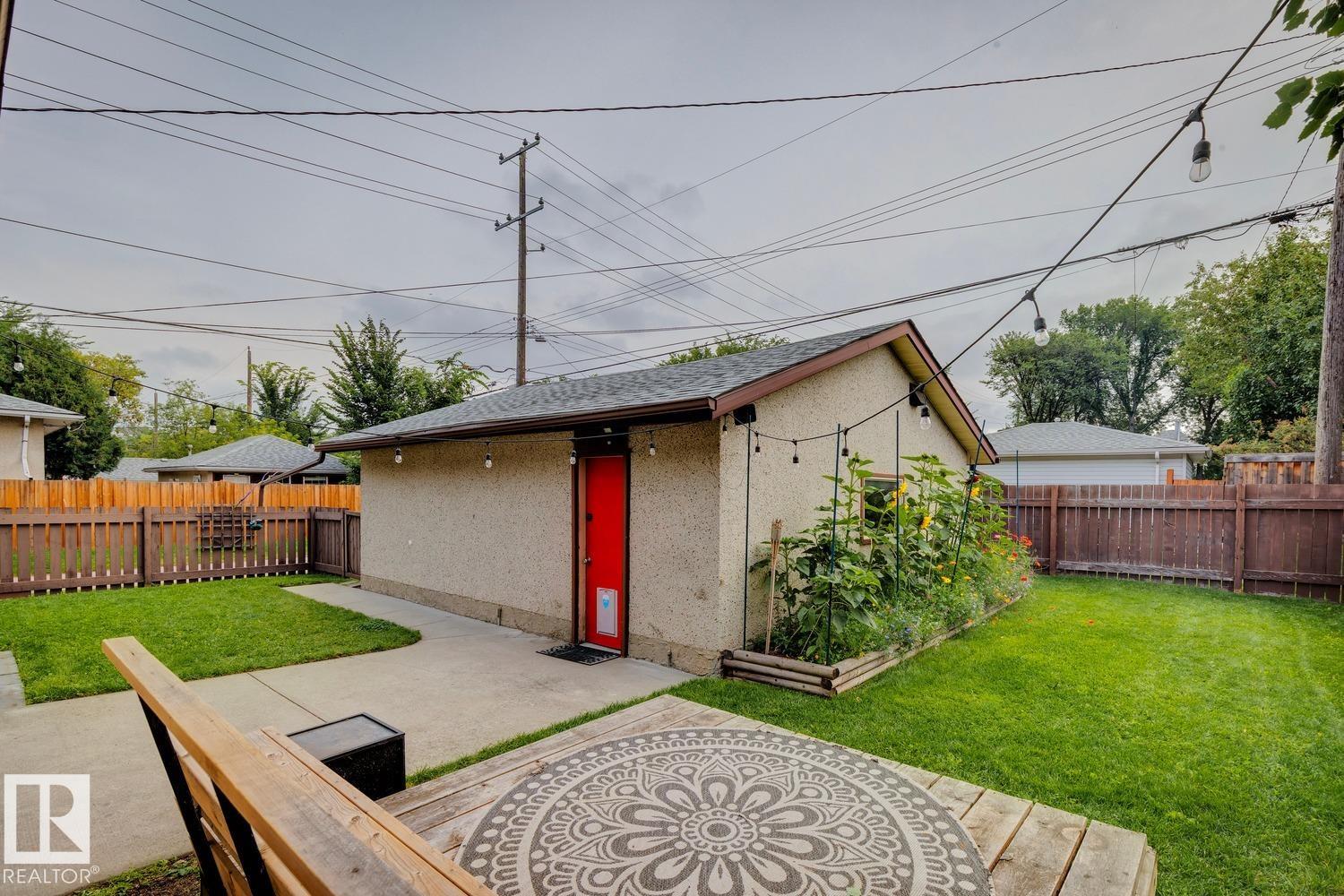 Listing photo thumbnail