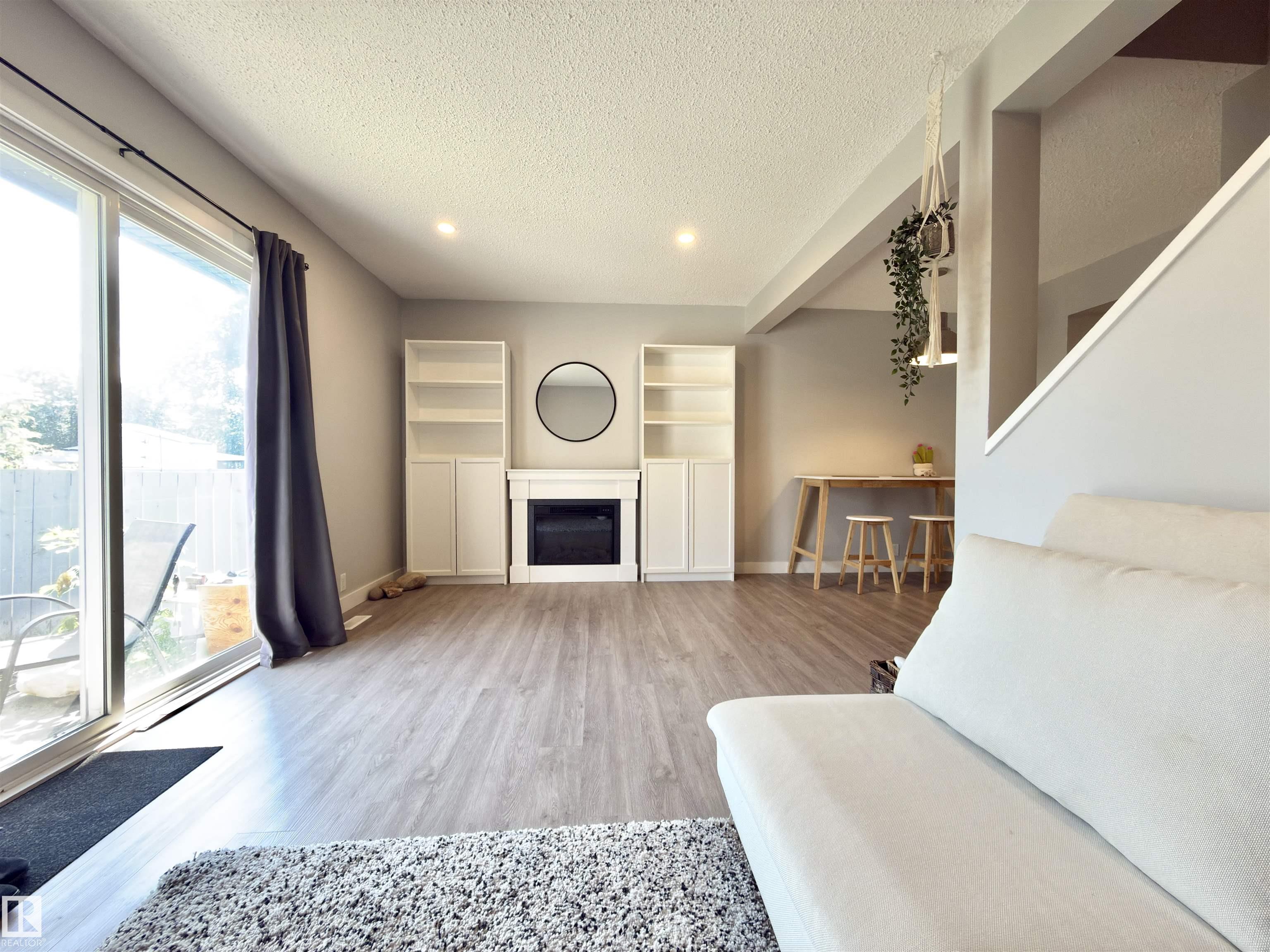 13 - 18010 98 Avenue NW, La Perle, Edmonton