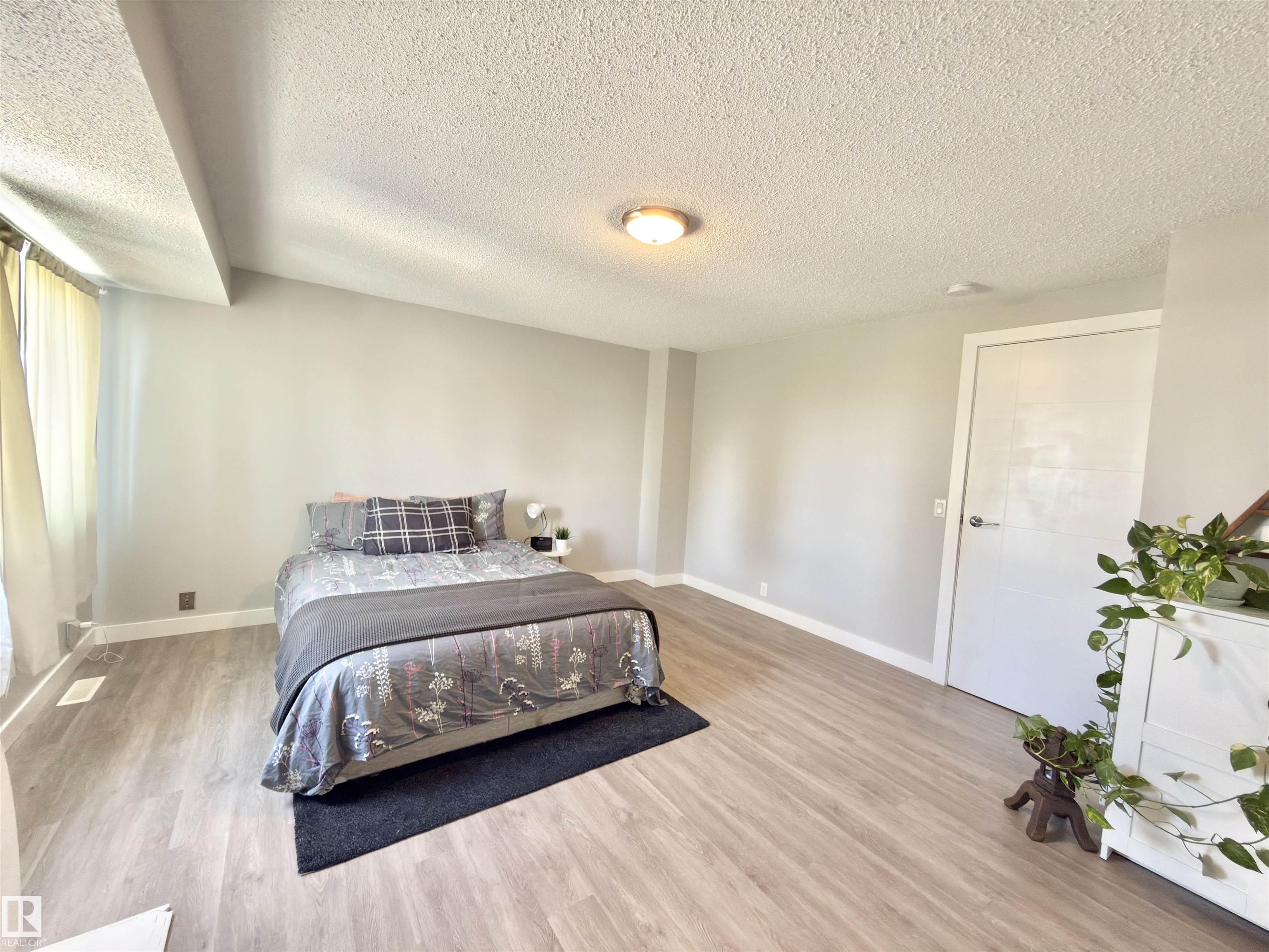 Photo 14 at 13 - 18010 98 Avenue NW, La Perle, Edmonton