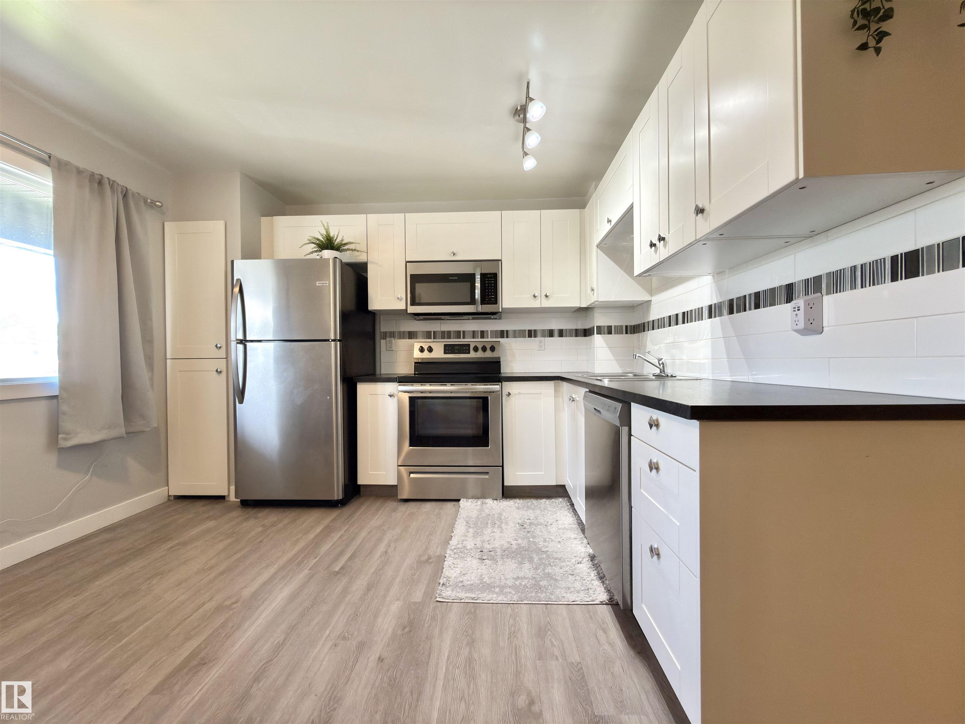 13 - 18010 98 Avenue NW, La Perle, Edmonton
