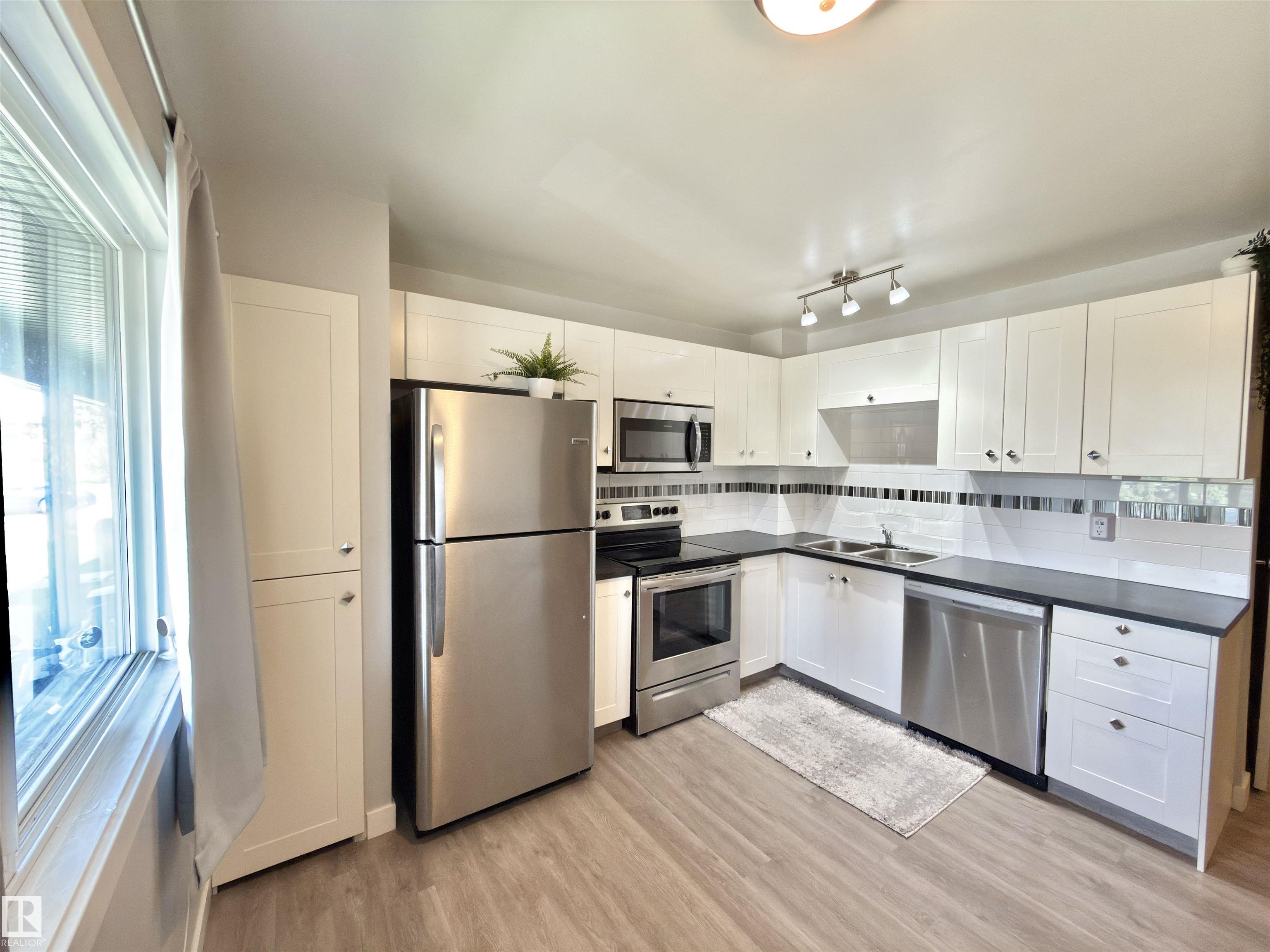 Photo 8 at 13 - 18010 98 Avenue NW, La Perle, Edmonton