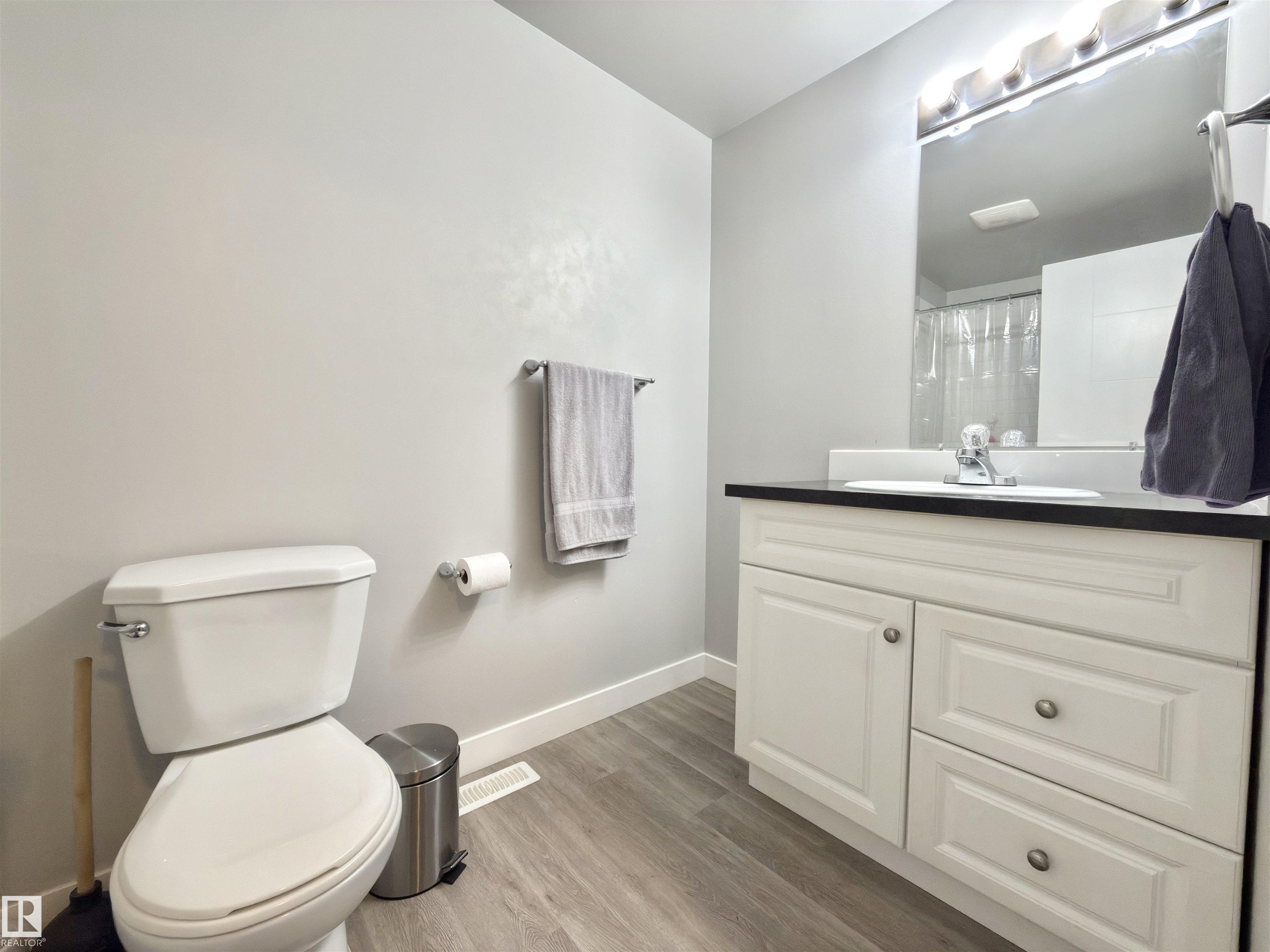 Photo 9 at 13 - 18010 98 Avenue NW, La Perle, Edmonton