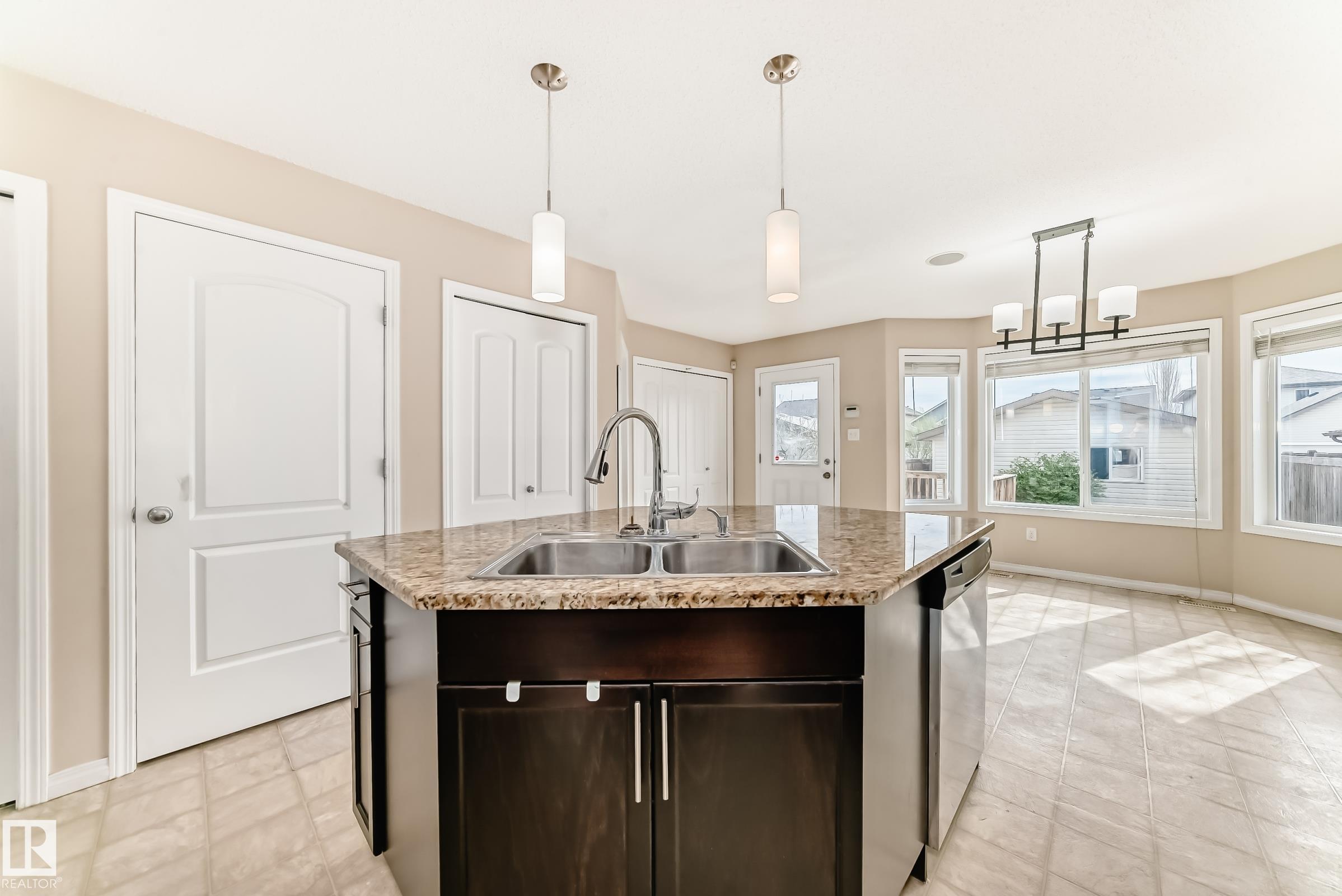 7706 Schmid Crescent NW, South Terwillegar, Edmonton