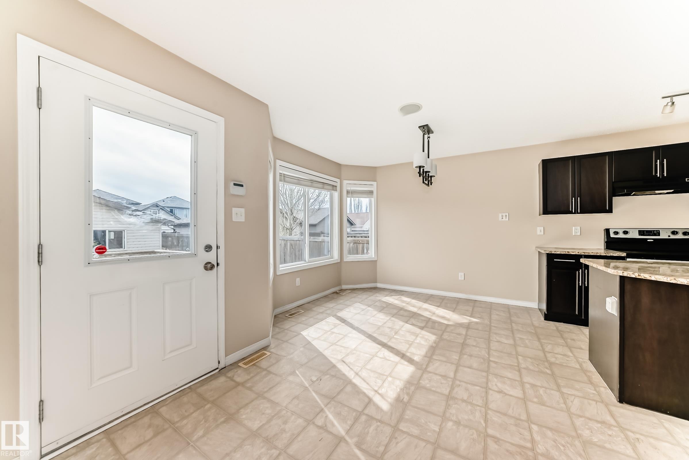 Photo 9 at 7706 Schmid Crescent NW, South Terwillegar, Edmonton