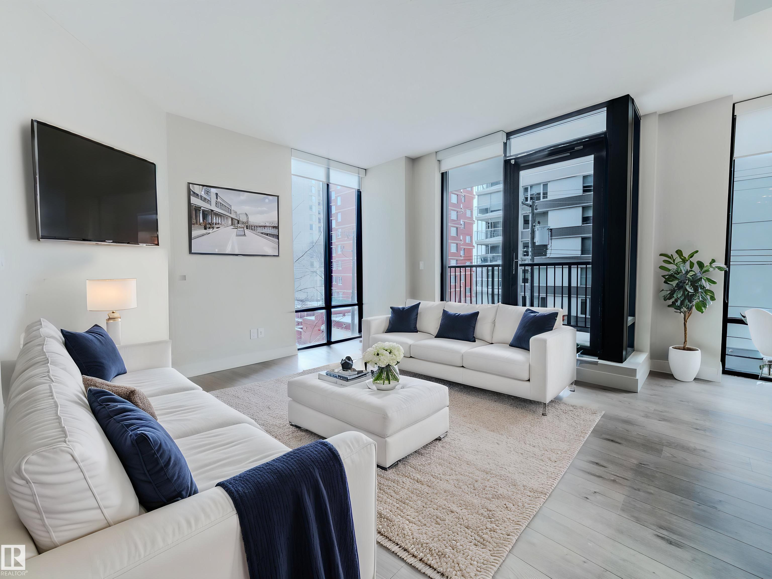 304 - 11933 Jasper Avenue NW, Wîhkwêntôwin, Edmonton