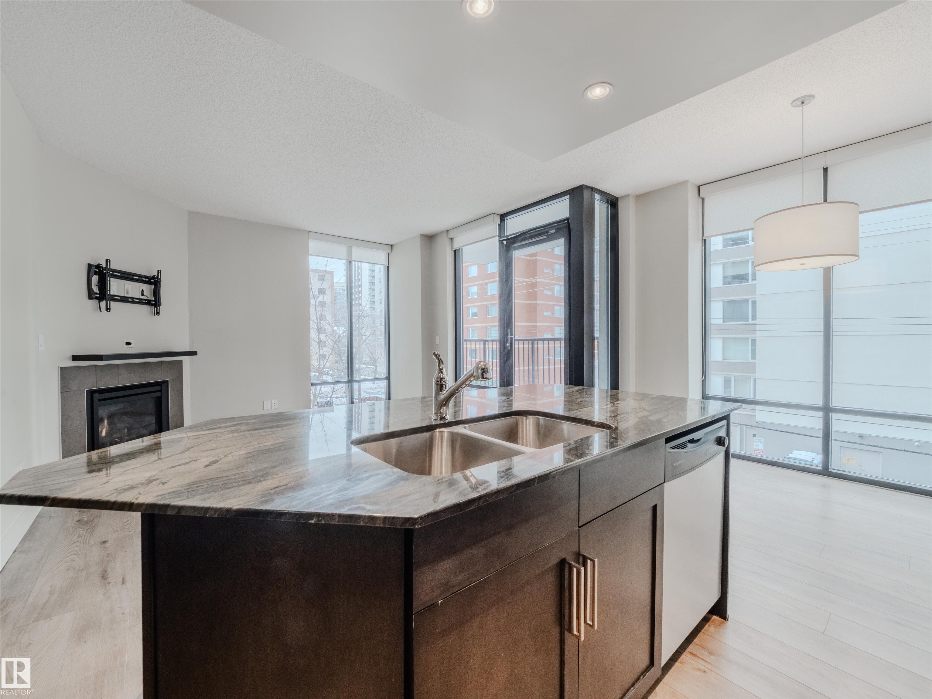 304 - 11933 Jasper Avenue NW, Wîhkwêntôwin, Edmonton