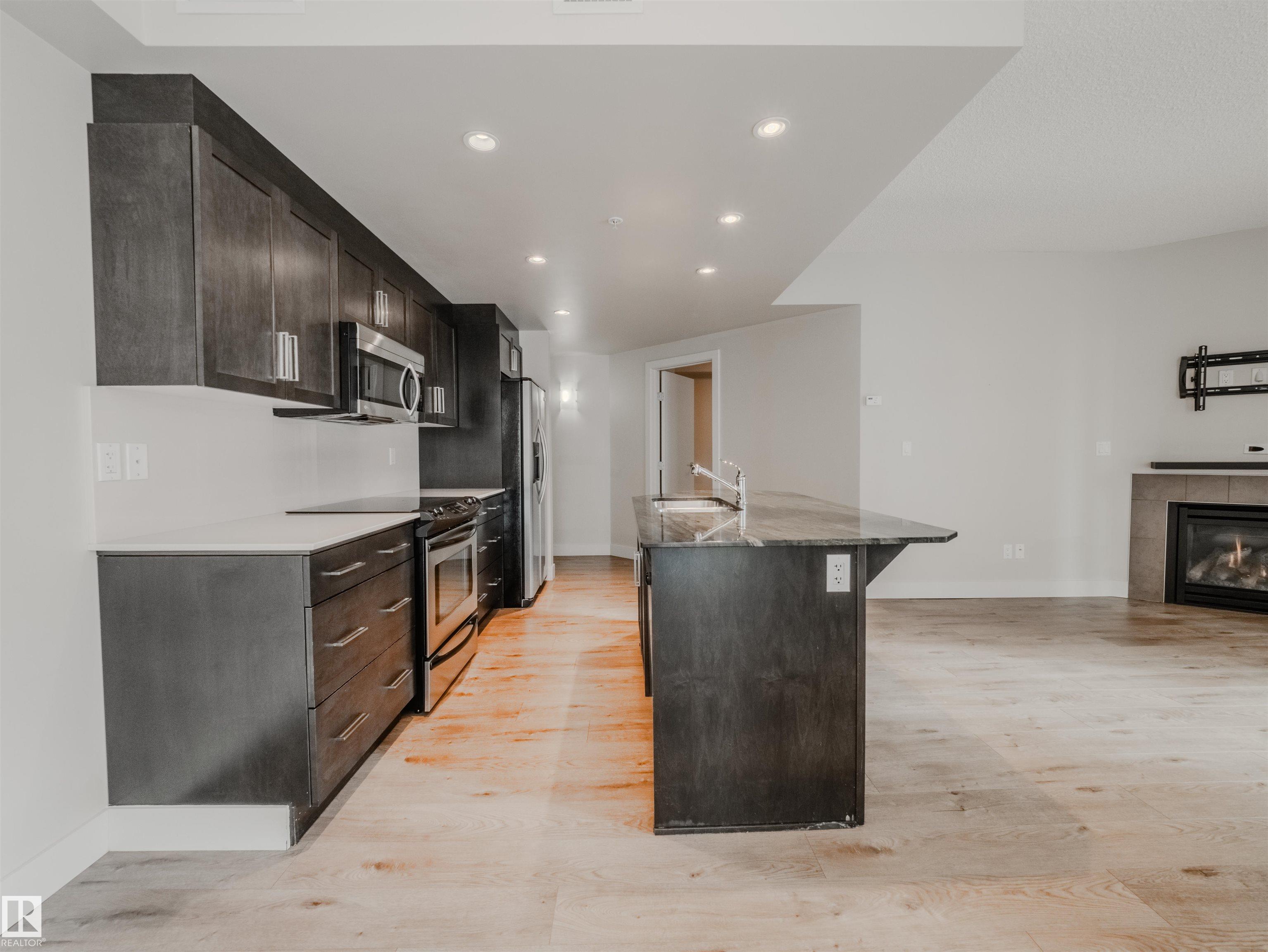 304 - 11933 Jasper Avenue NW, Wîhkwêntôwin, Edmonton