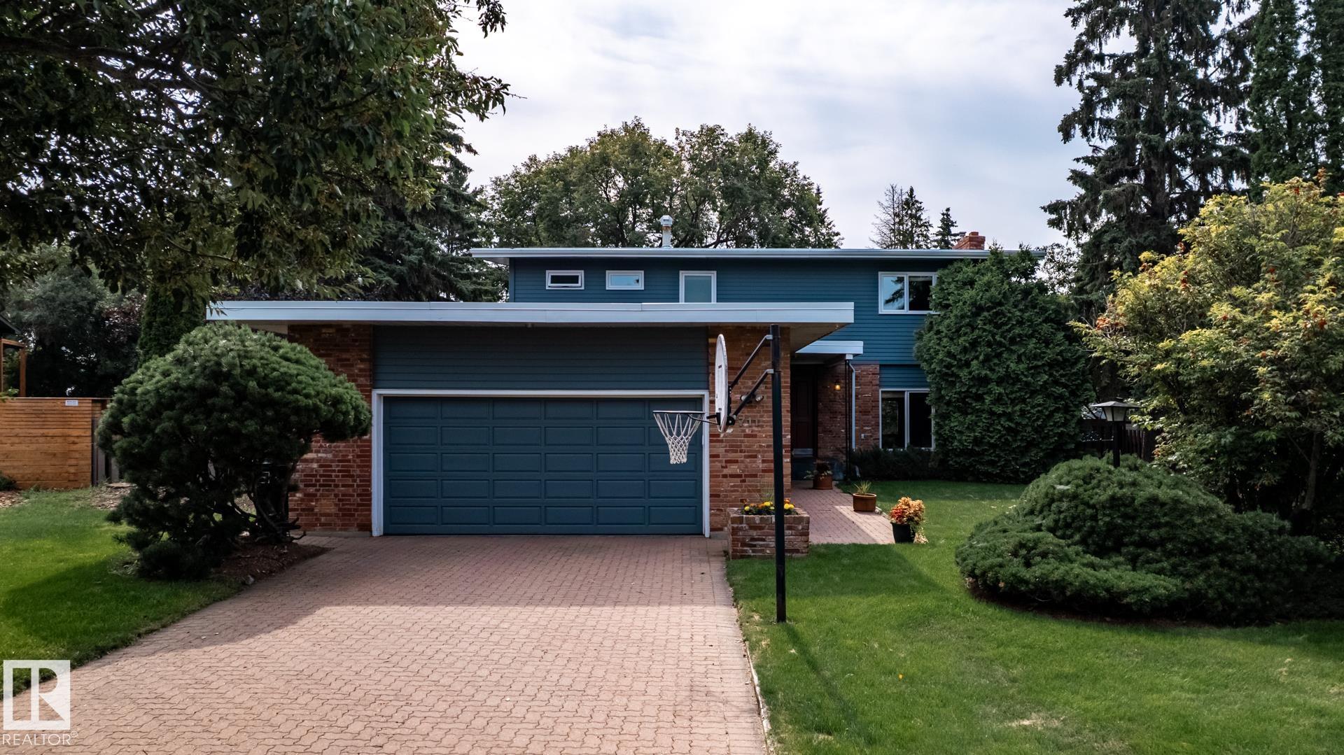 7711 139 ST NW, Edmonton, AB T5R 0E9