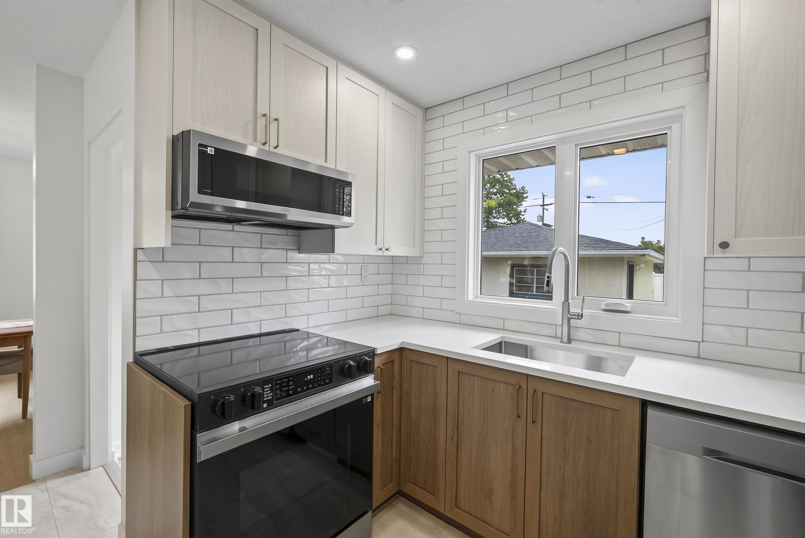 Photo 18 at 8715 64 Avenue NW, Argyll, Edmonton