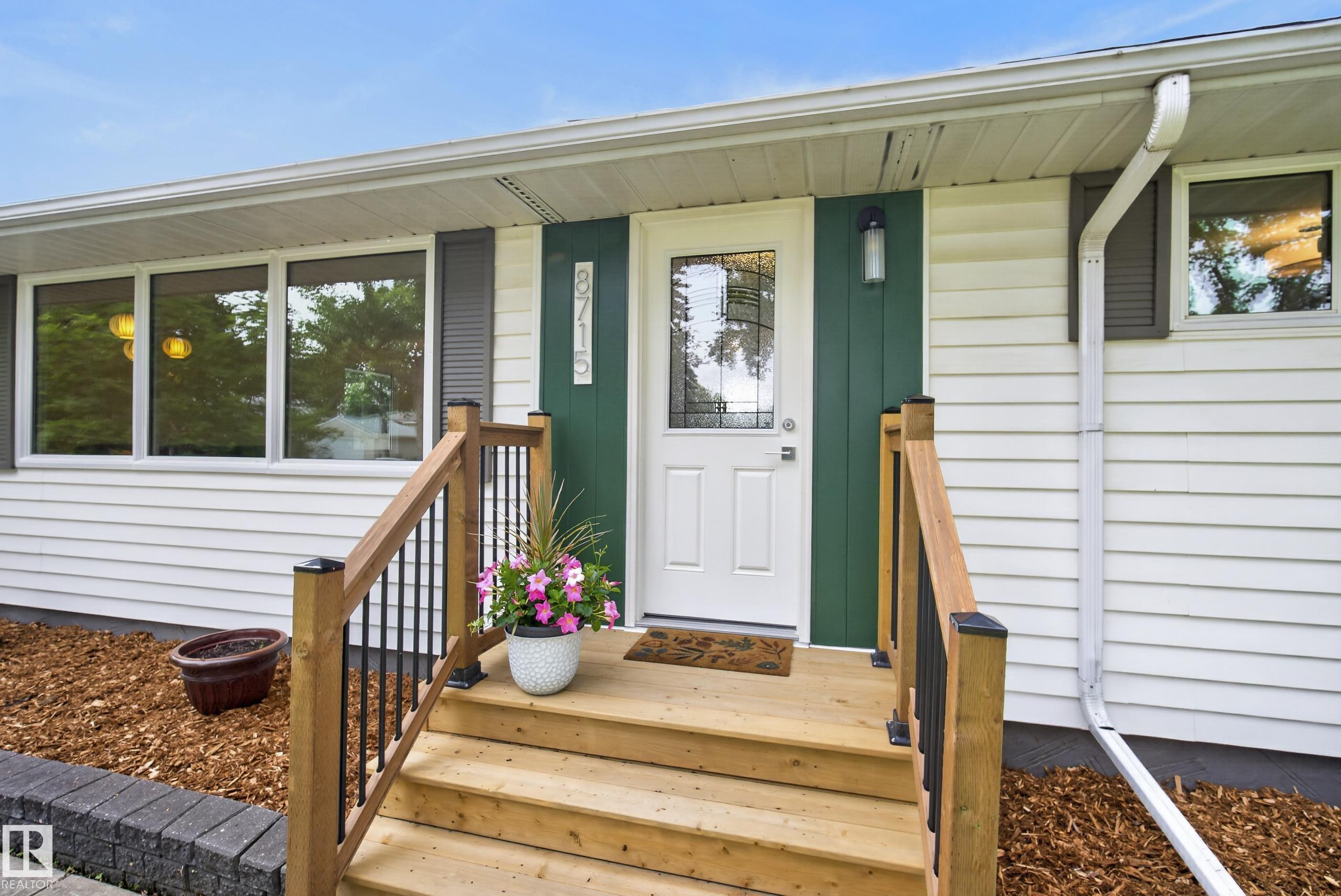 Photo 7 at 8715 64 Avenue NW, Argyll, Edmonton