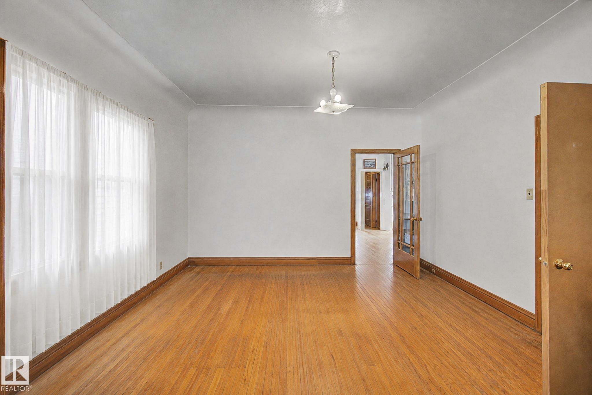 Photo 14 at 9334 106a Avenue NW, Mccauley, Edmonton