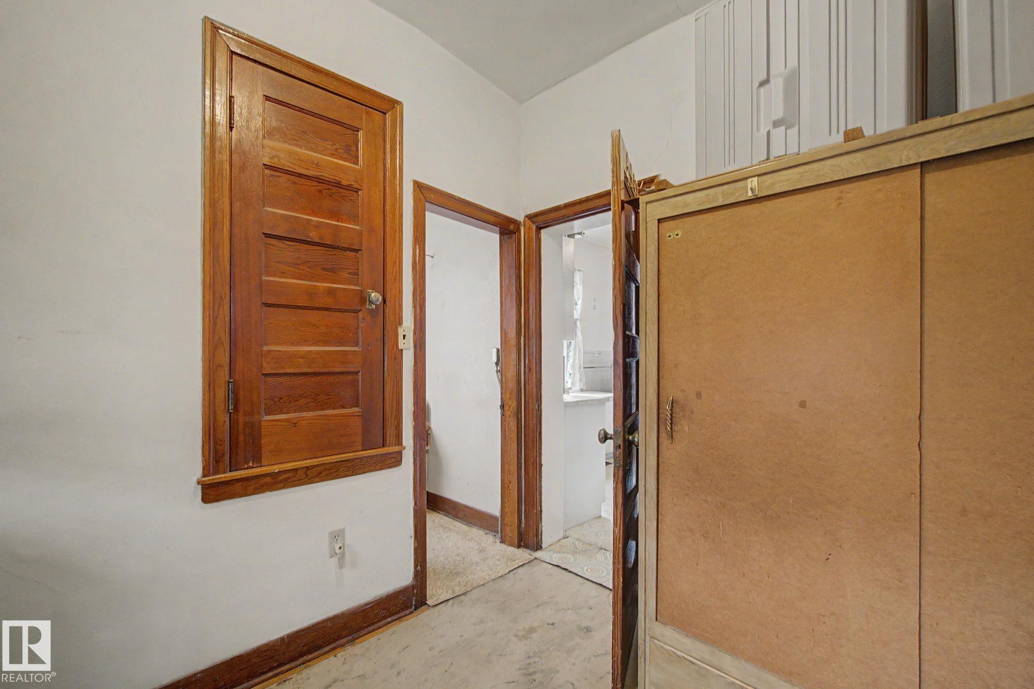 Photo 28 at 9334 106a Avenue NW, Mccauley, Edmonton