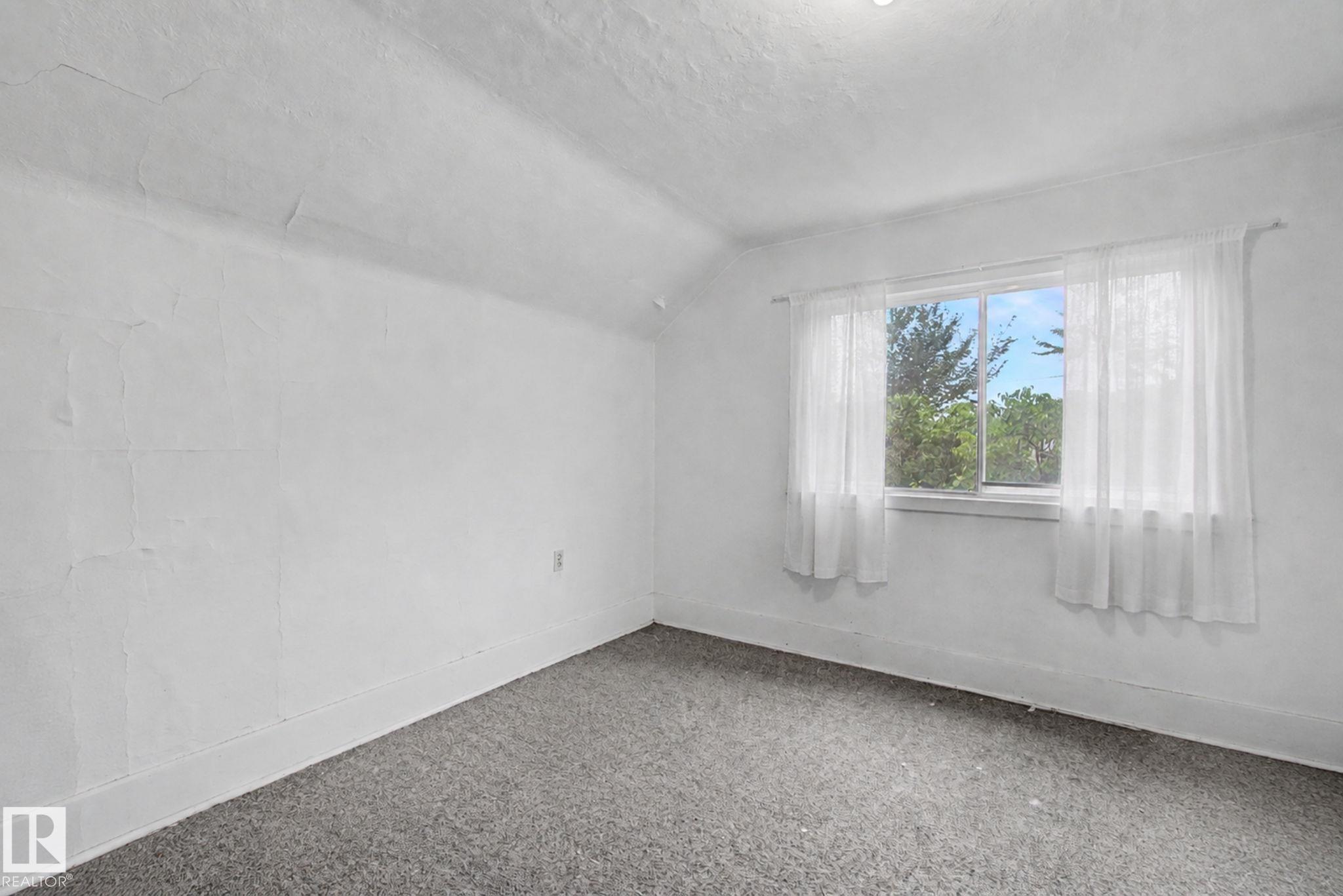 Photo 30 at 9334 106a Avenue NW, Mccauley, Edmonton