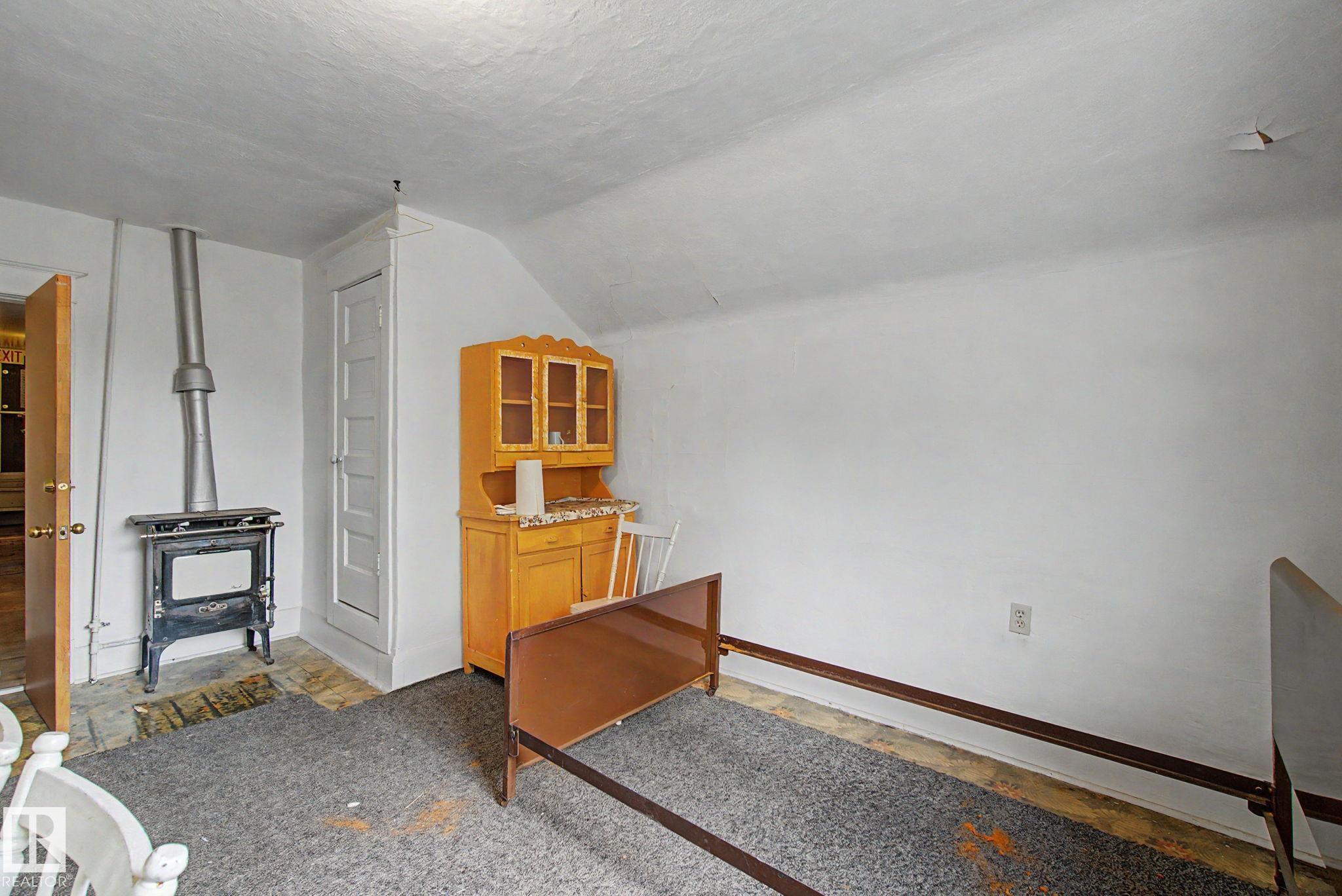 Photo 32 at 9334 106a Avenue NW, Mccauley, Edmonton