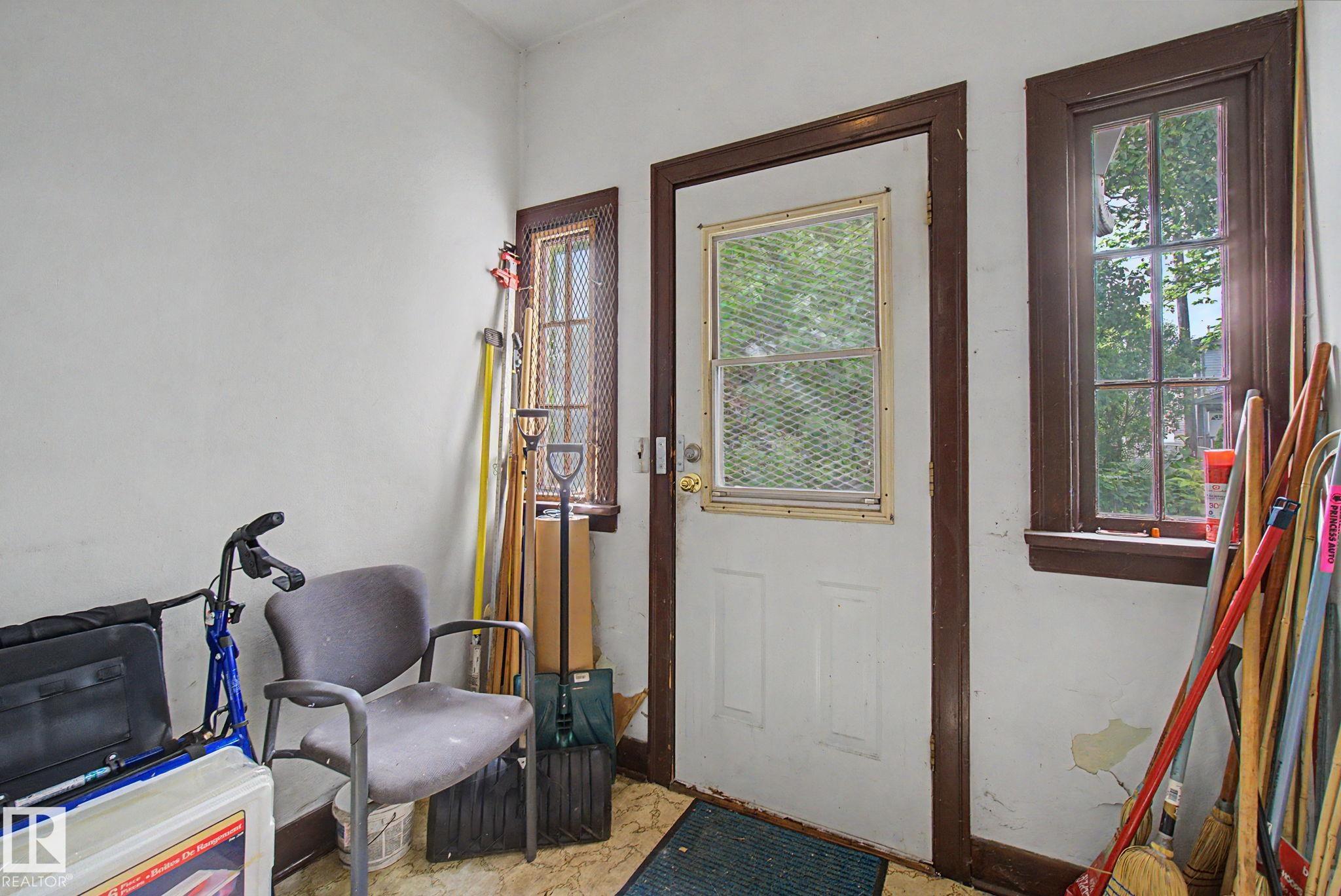 Photo 6 at 9334 106a Avenue NW, Mccauley, Edmonton