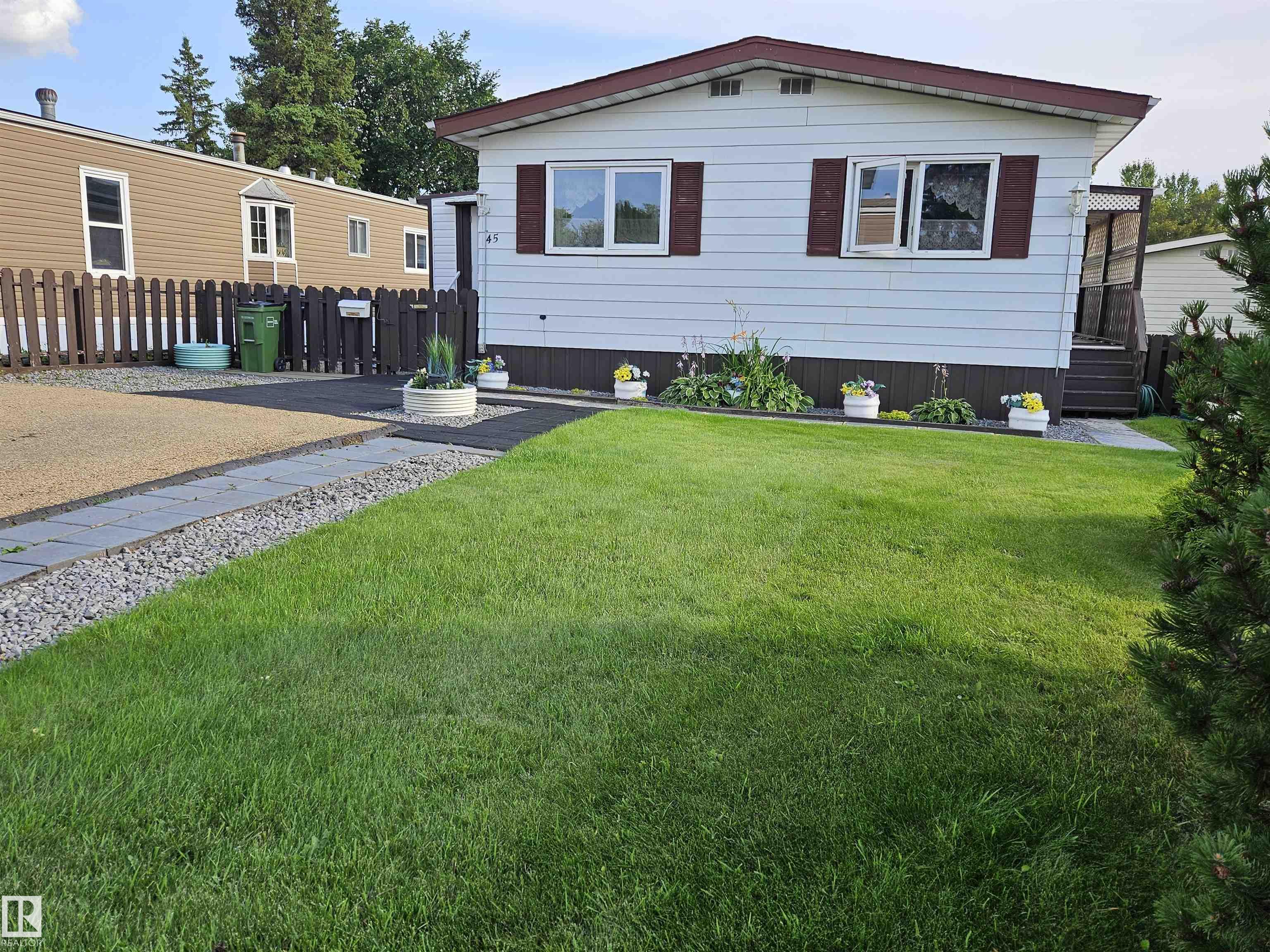 Listing photo thumbnail